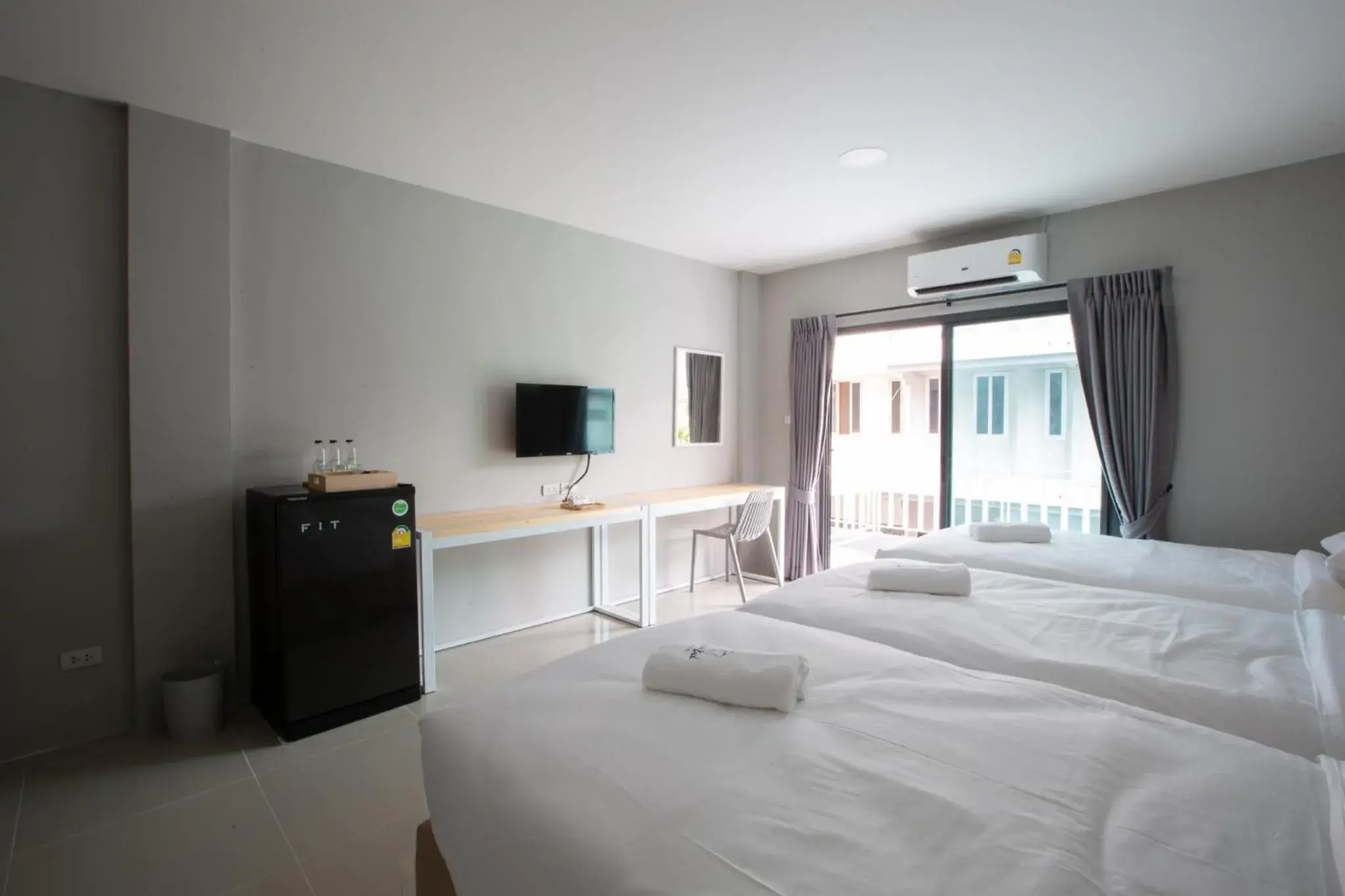 Triple Room in Fine Bed Hotel Triple Room in Fine Bed Hotel