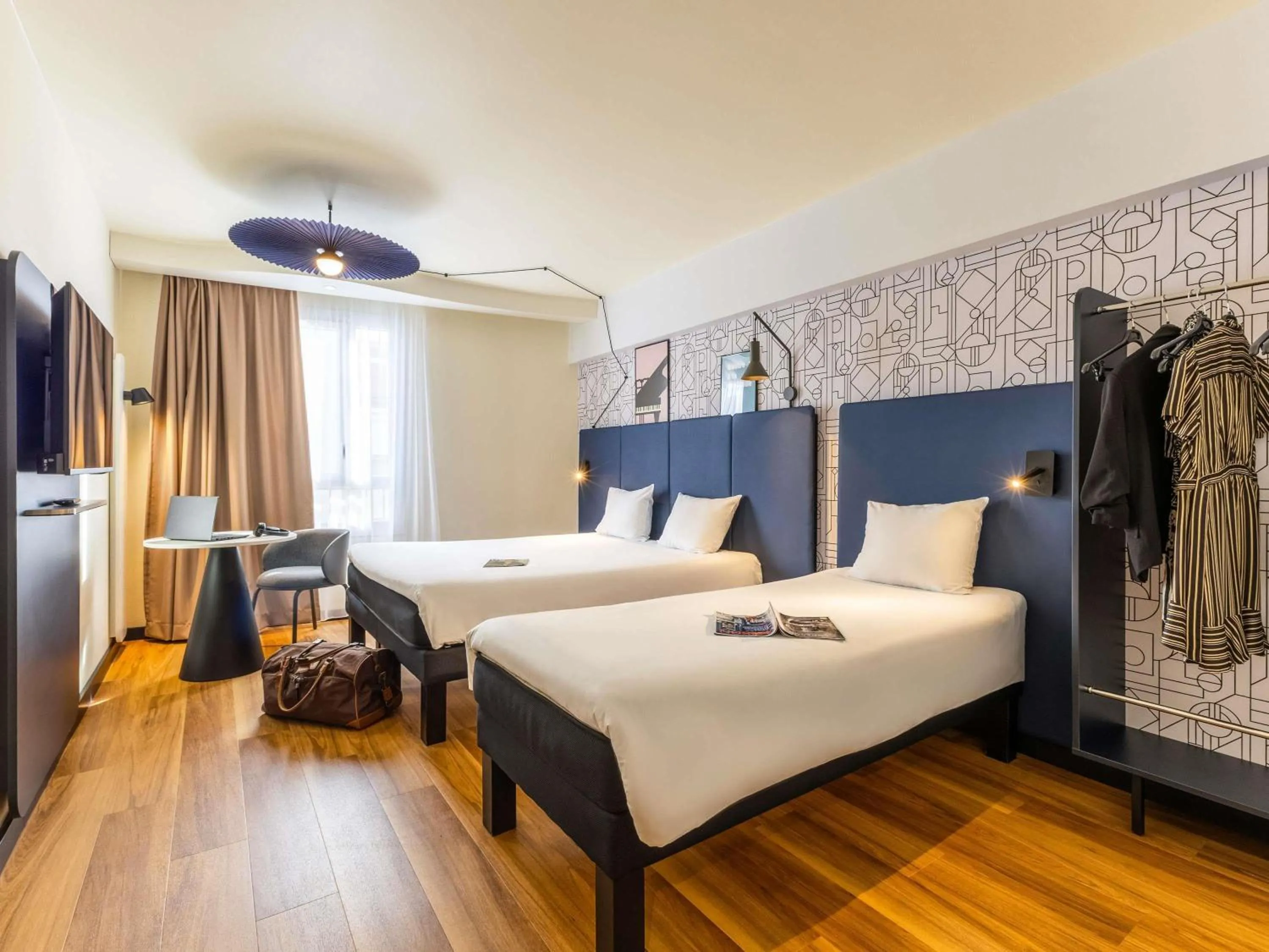 Bedroom, Bed in ibis Dunkerque