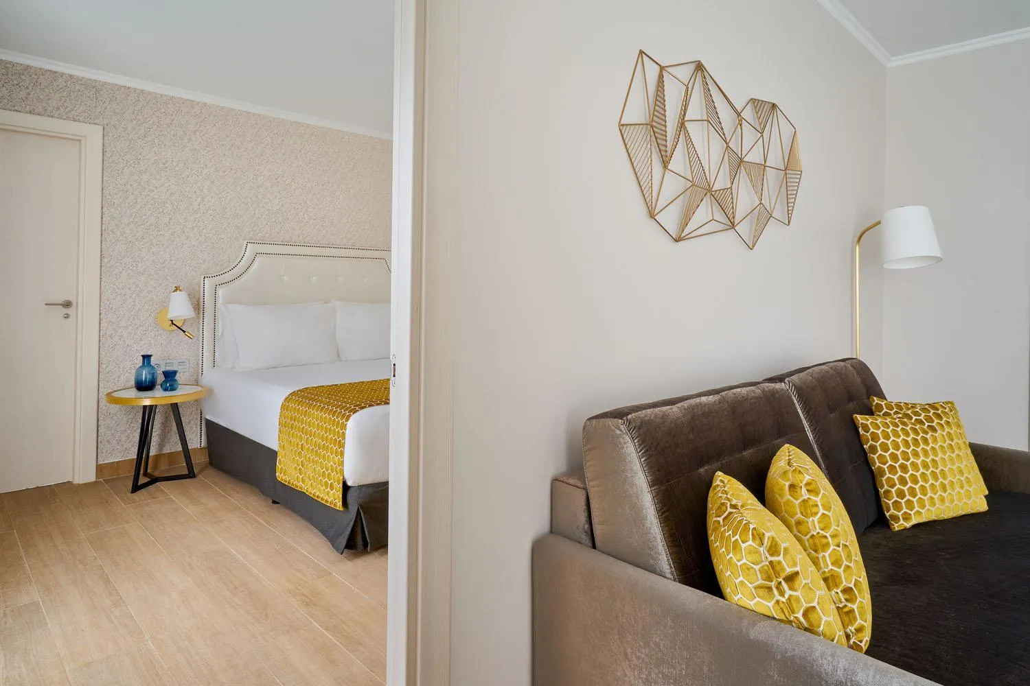 Living room, Bed in Tandem Soho Suites