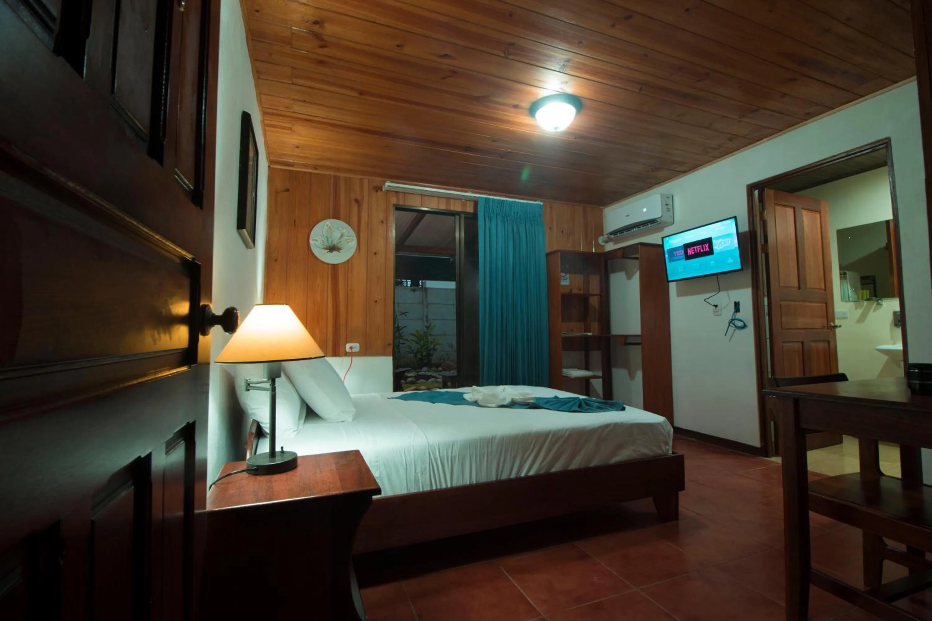Photo of the whole room, Bed in Tirimbina Rainforest Lodge