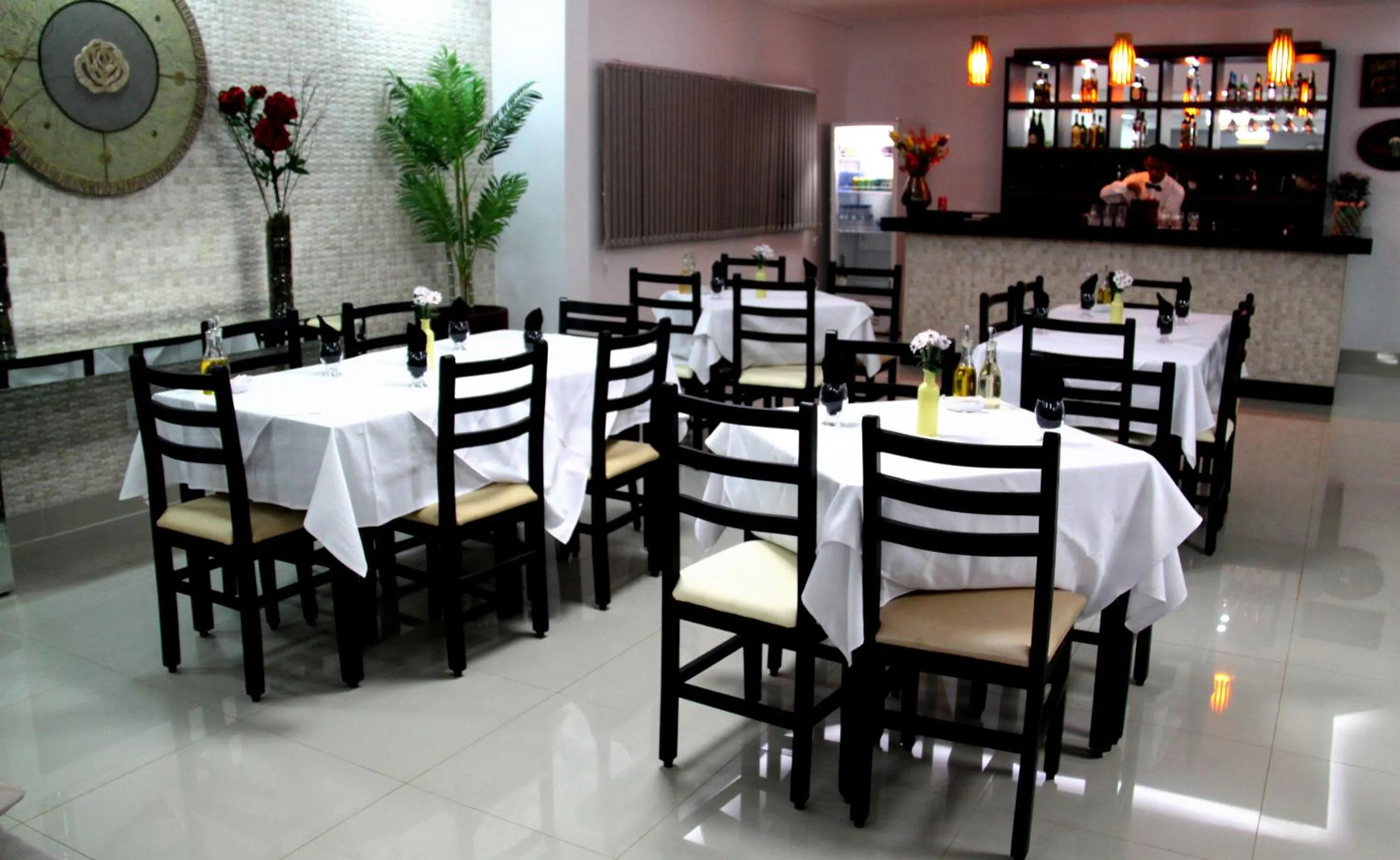 Restaurant/places to eat in Hotel Tauari