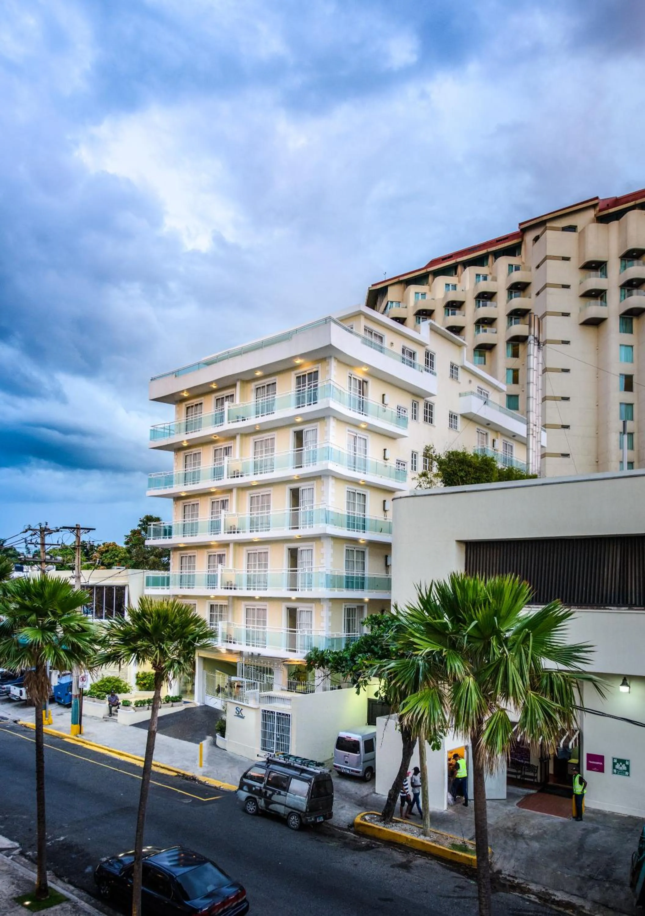 Facade/entrance in Hotel Shakey