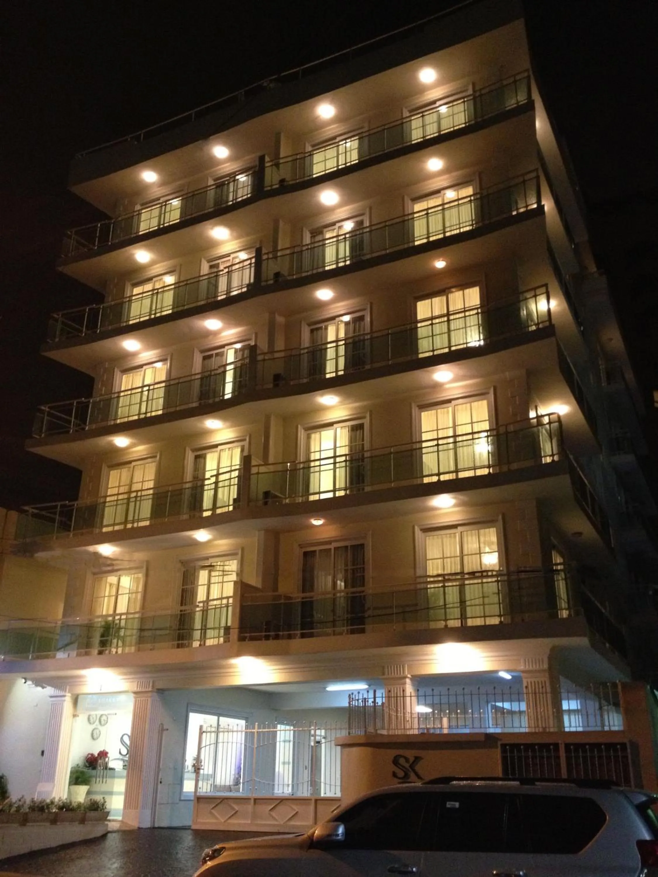 Facade/entrance in Hotel Shakey