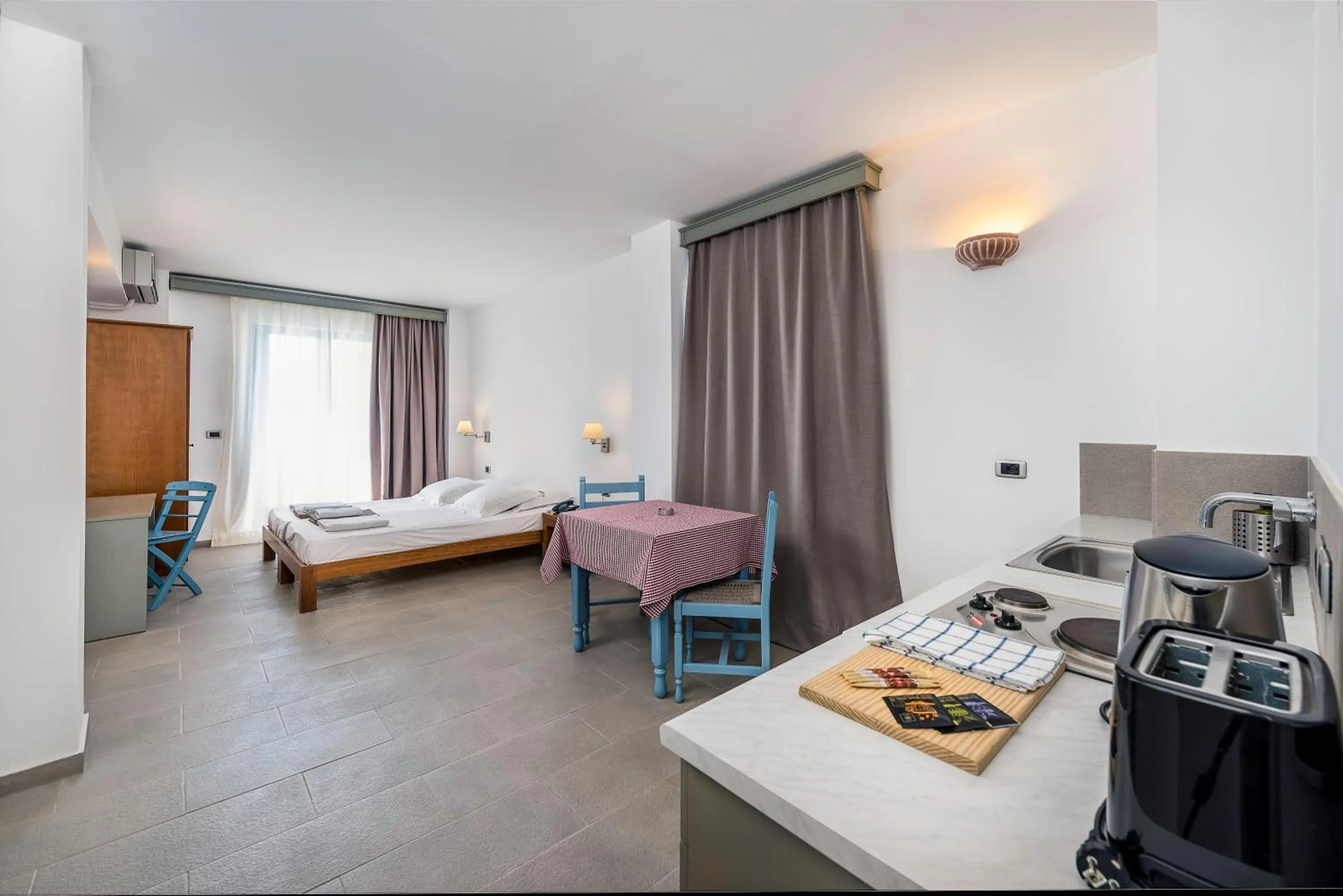 Coffee/tea facilities, Bed in Olympia Mare