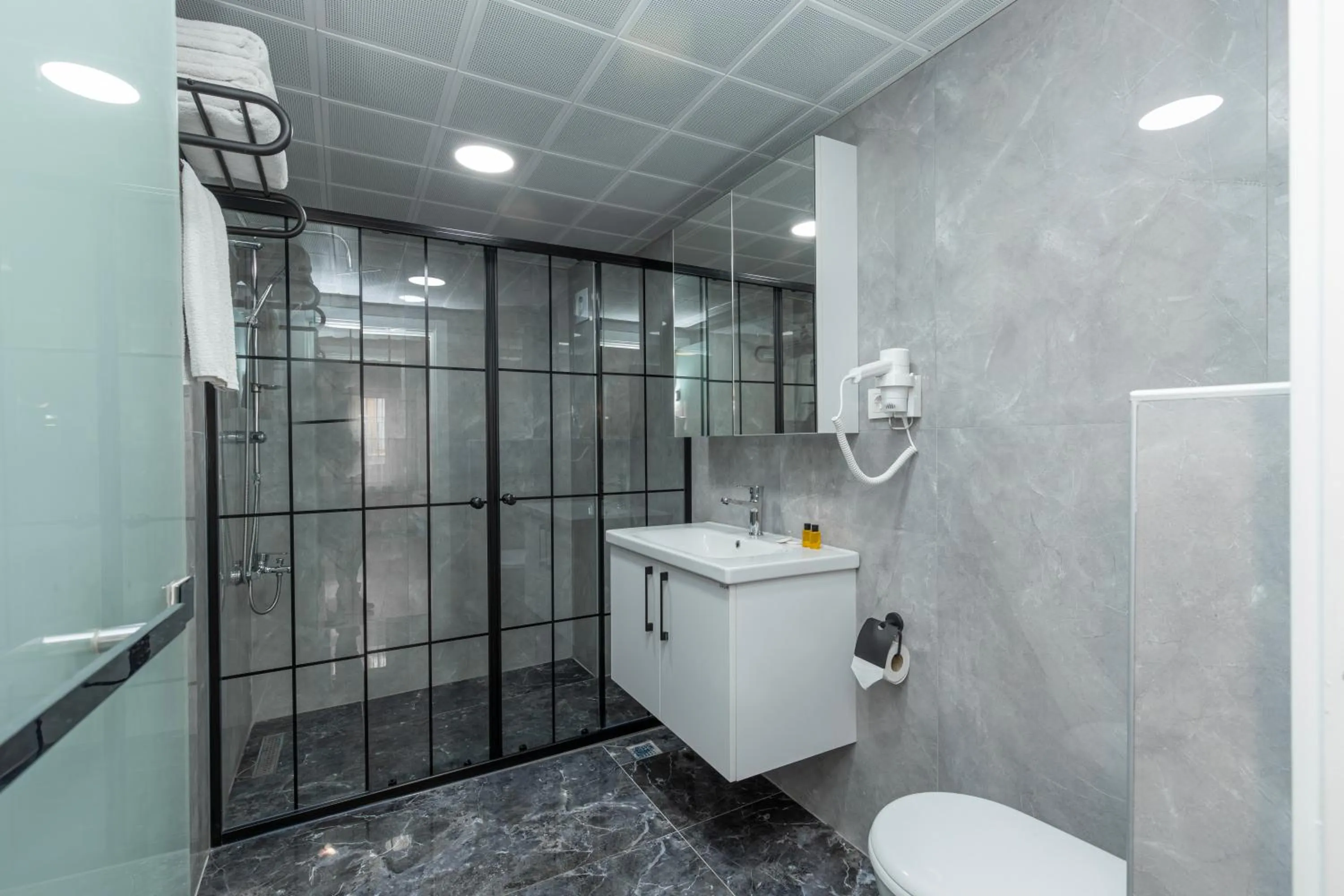 Bathroom in Sirkeci Grand Family Hotel & SPA