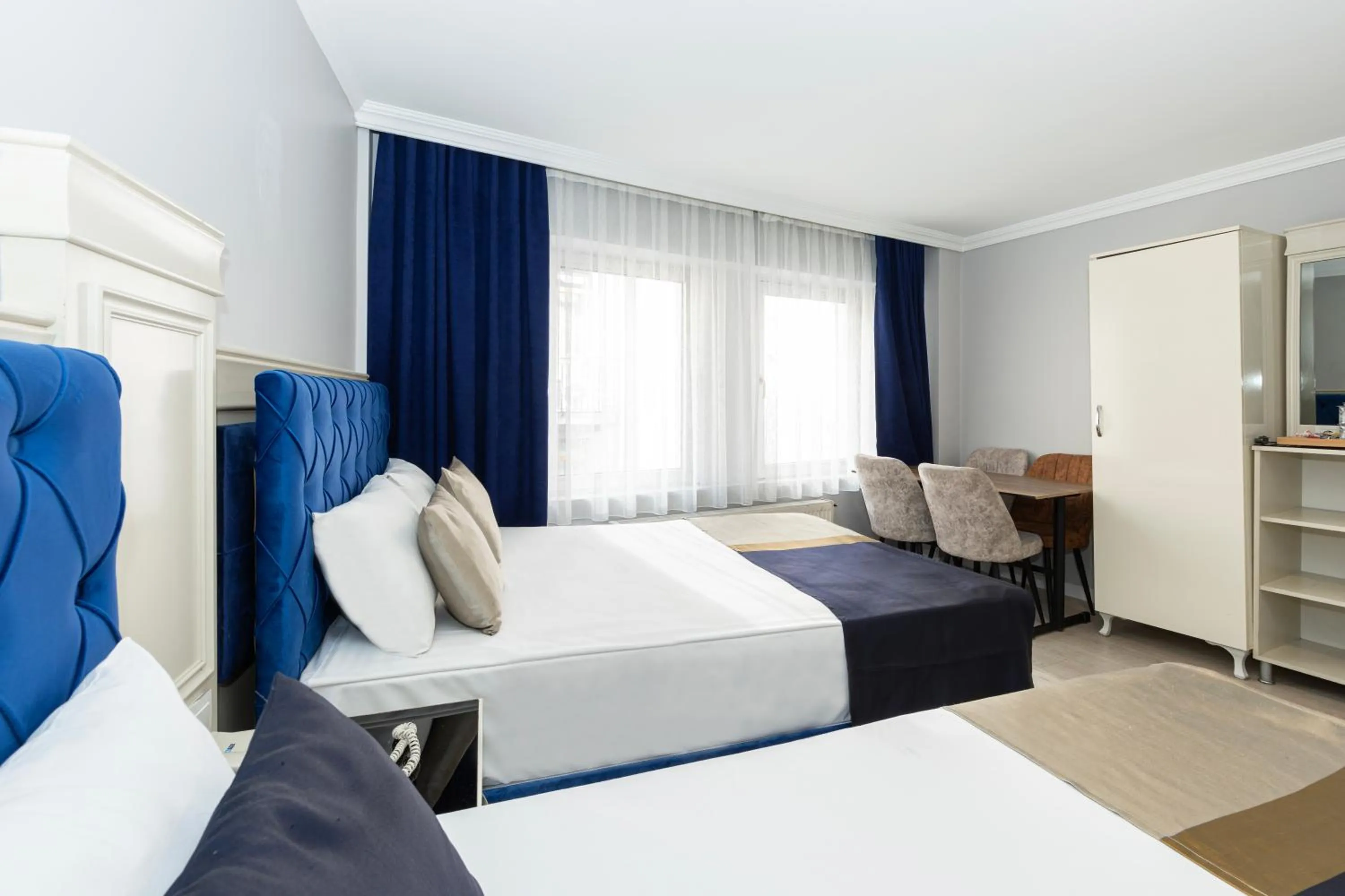 Photo of the whole room, Bed in Sirkeci Grand Family Hotel & SPA