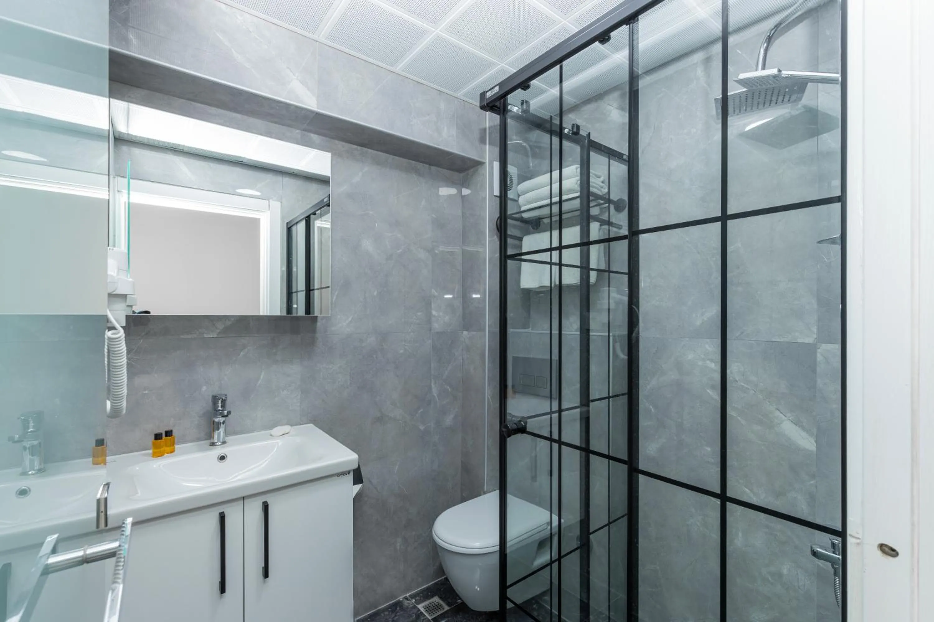 Bathroom in Sirkeci Grand Family Hotel & SPA