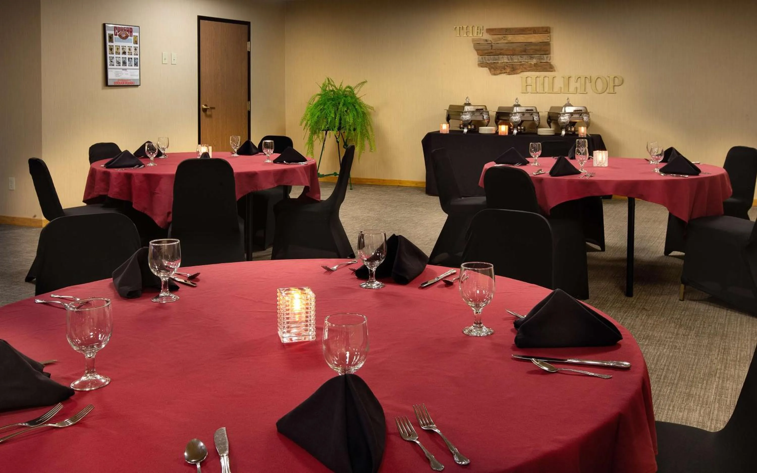 Meeting/conference room in Coast Hilltop Inn