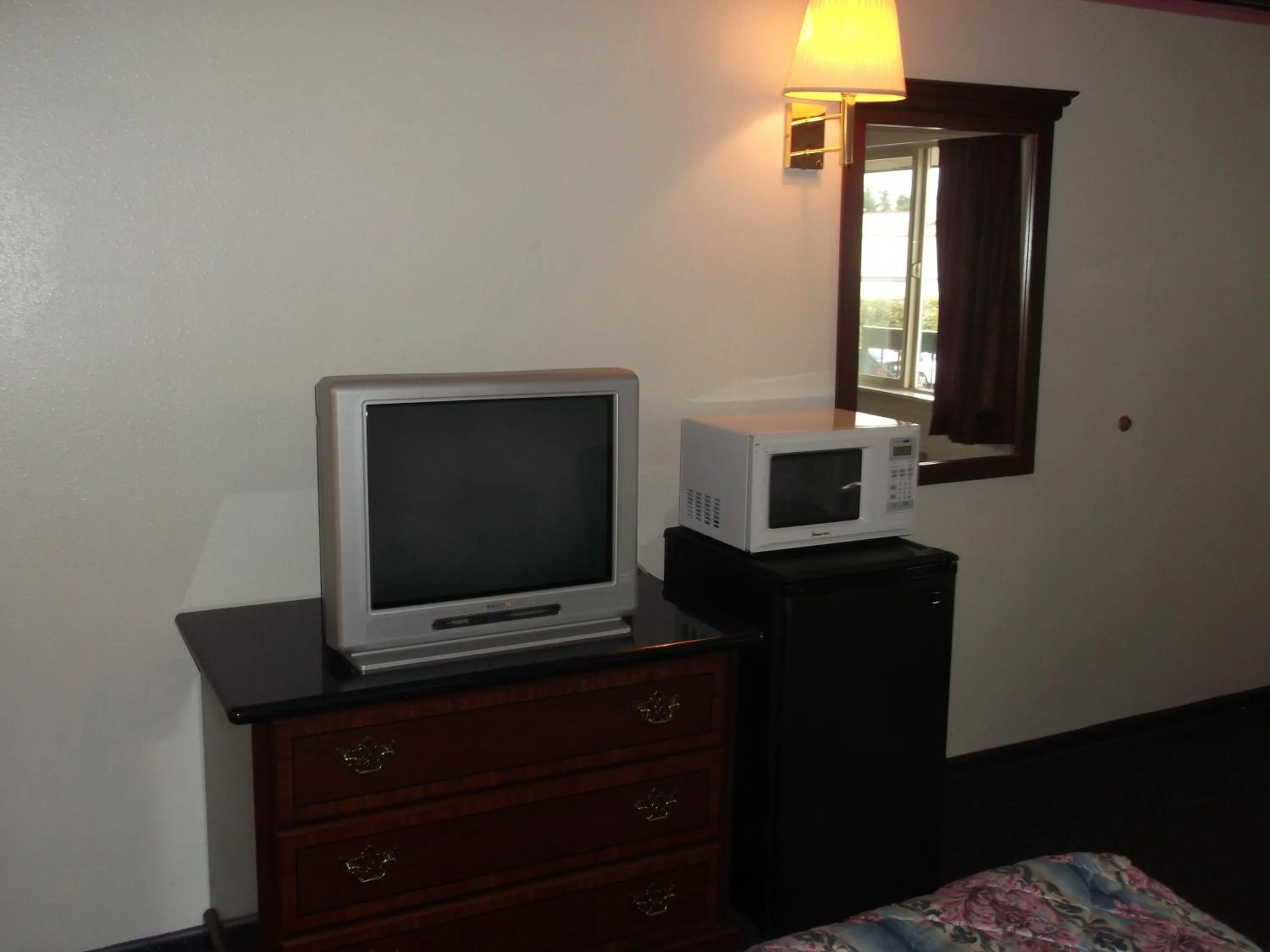 TV and multimedia in Sunrise Inn