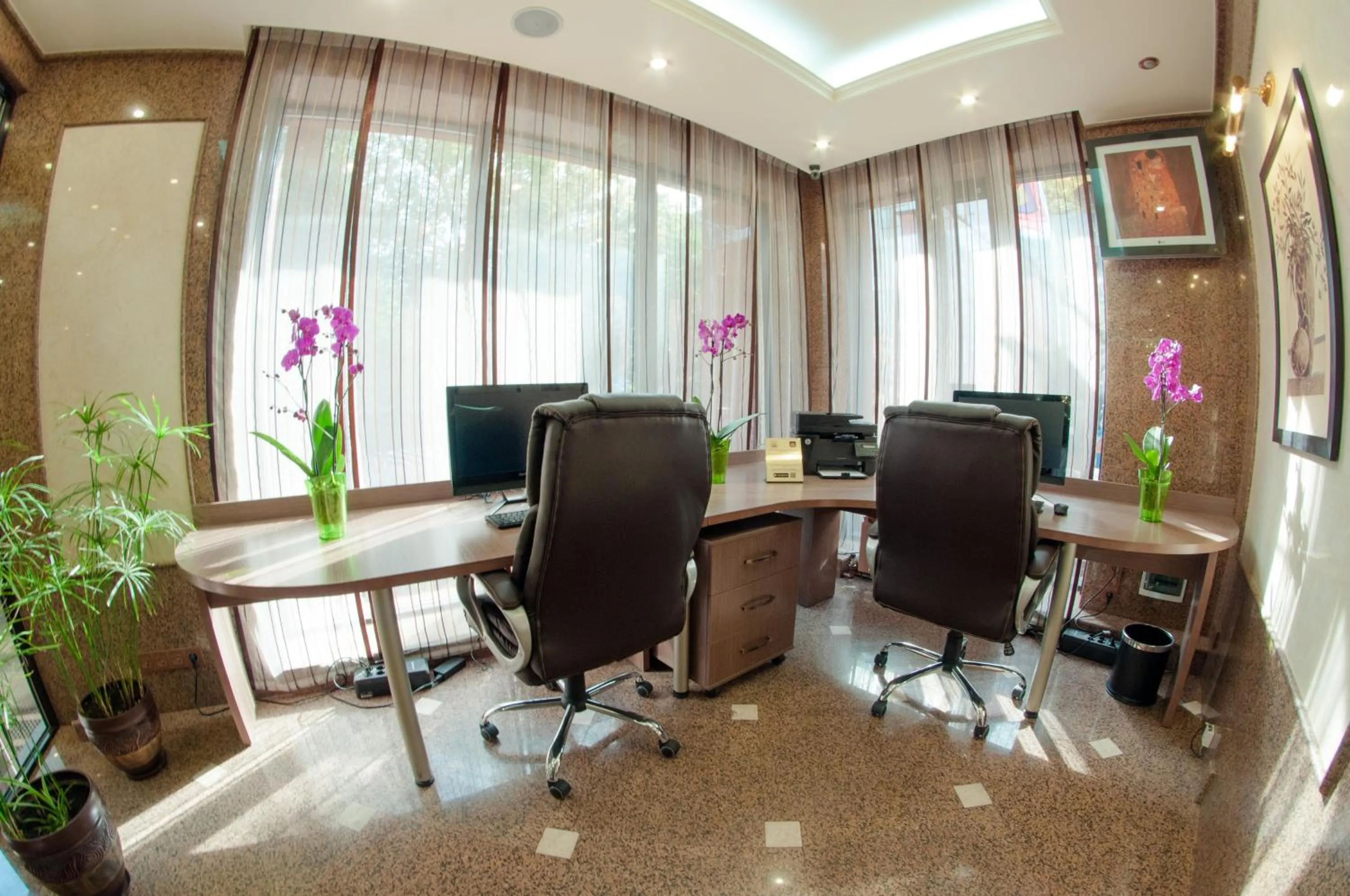 Area and facilities in Hotel Uyut Almaty