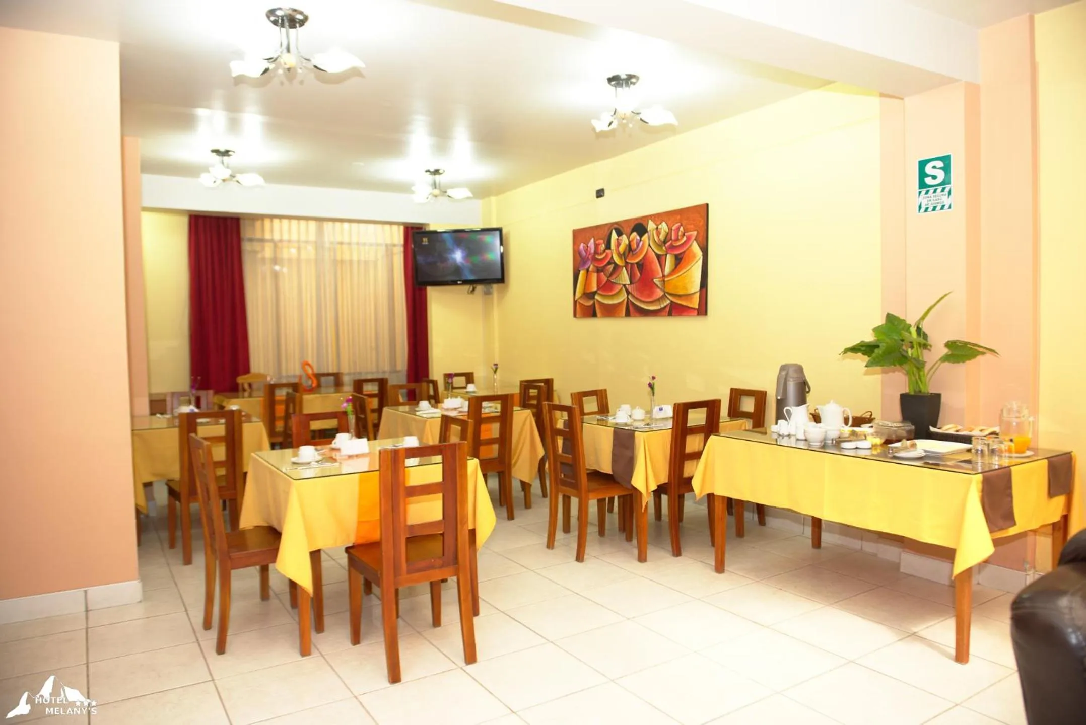 Restaurant/places to eat in Hotel Melanys