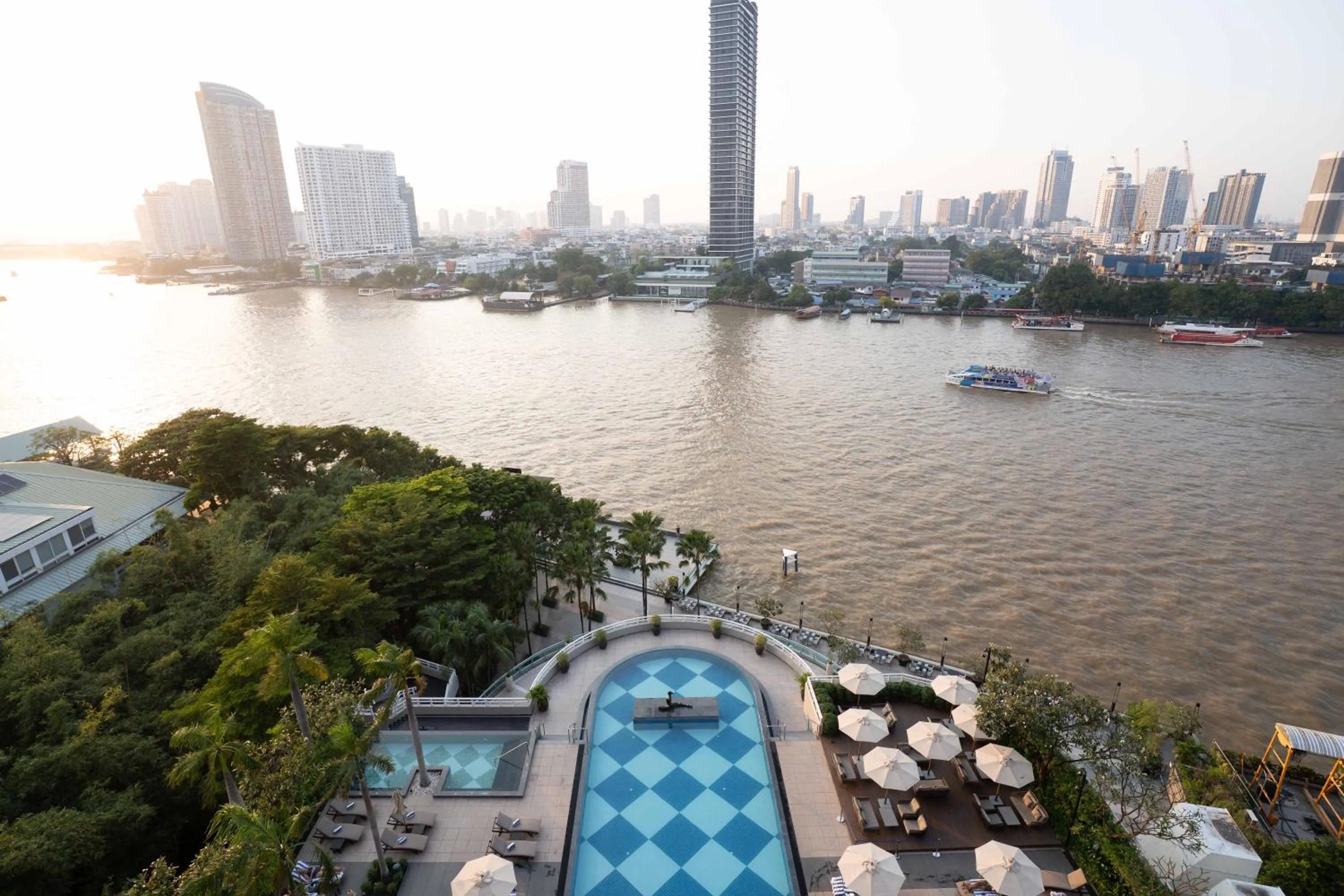 Swimming pool in Chatrium Hotel Riverside Bangkok