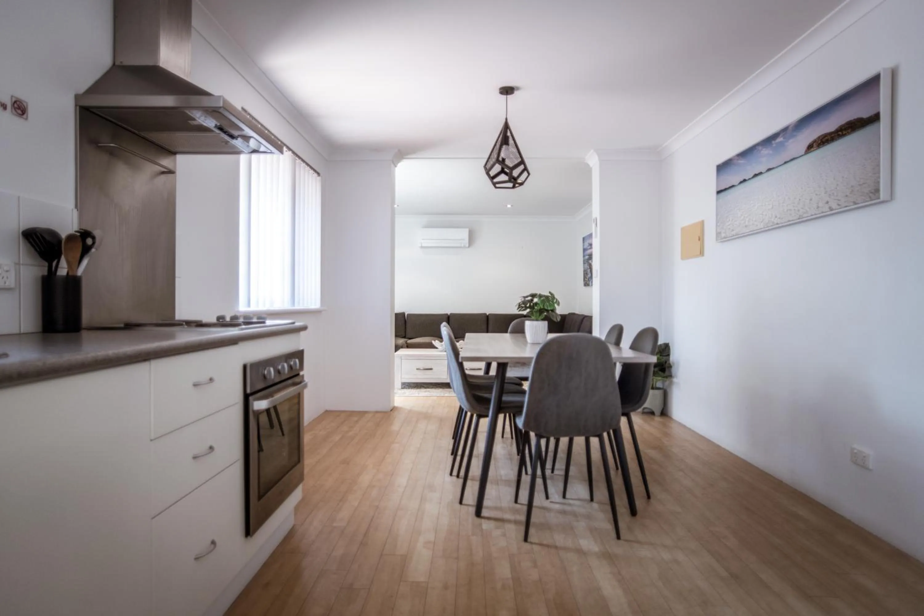 Dining area in Archipelago Apartments Esperance