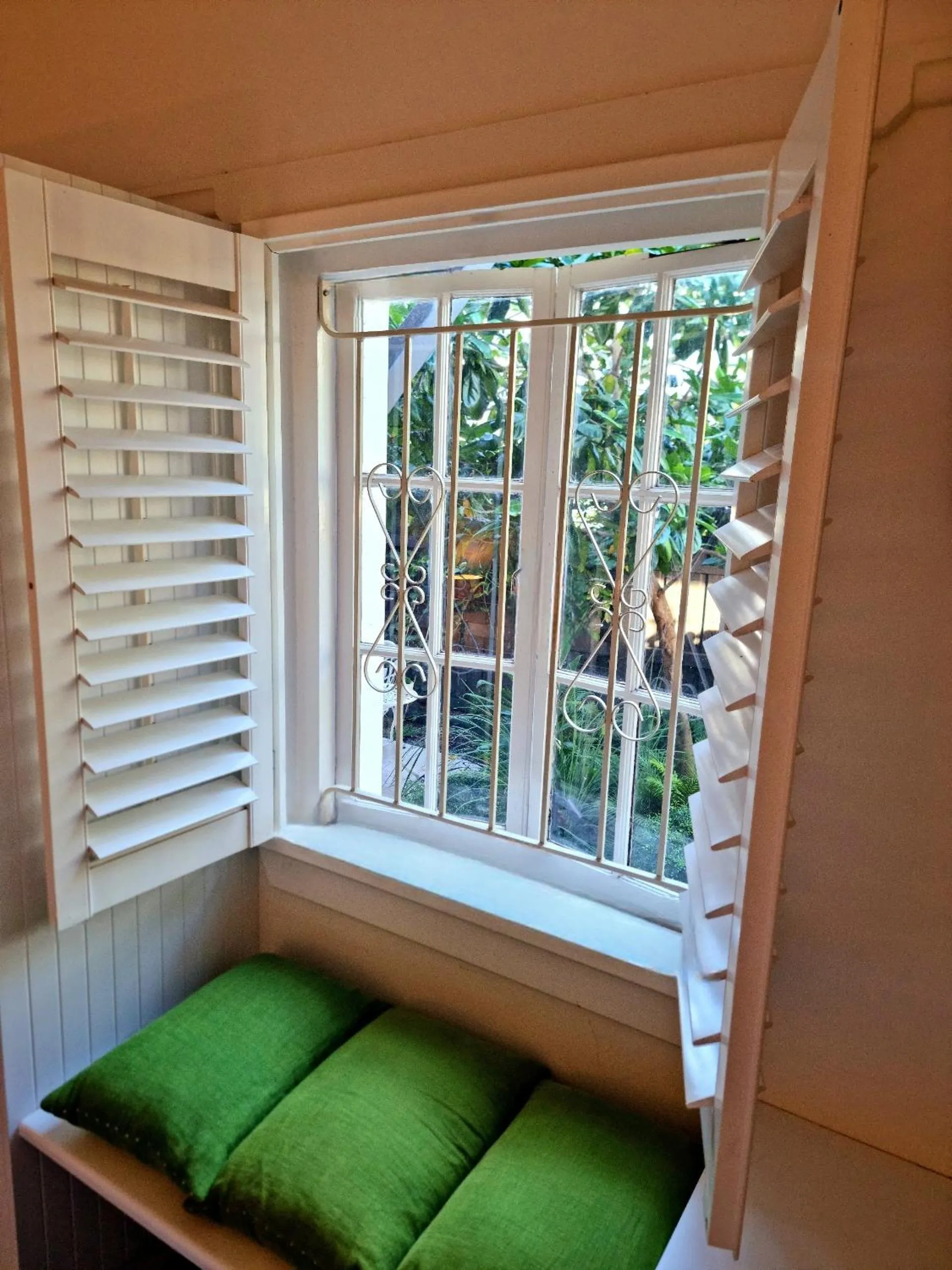 Property building, Bed in Edward Lodge New Fam