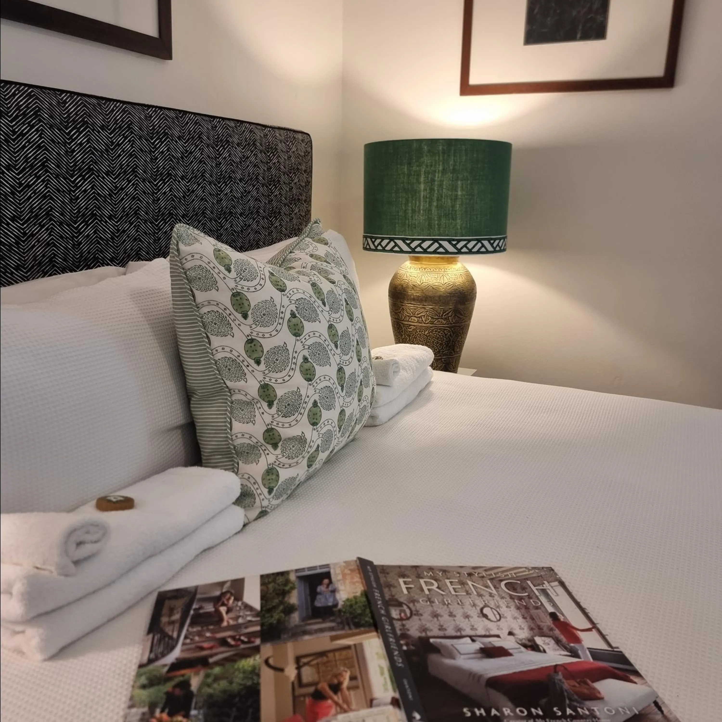 Property building, Bed in Edward Lodge New Fam