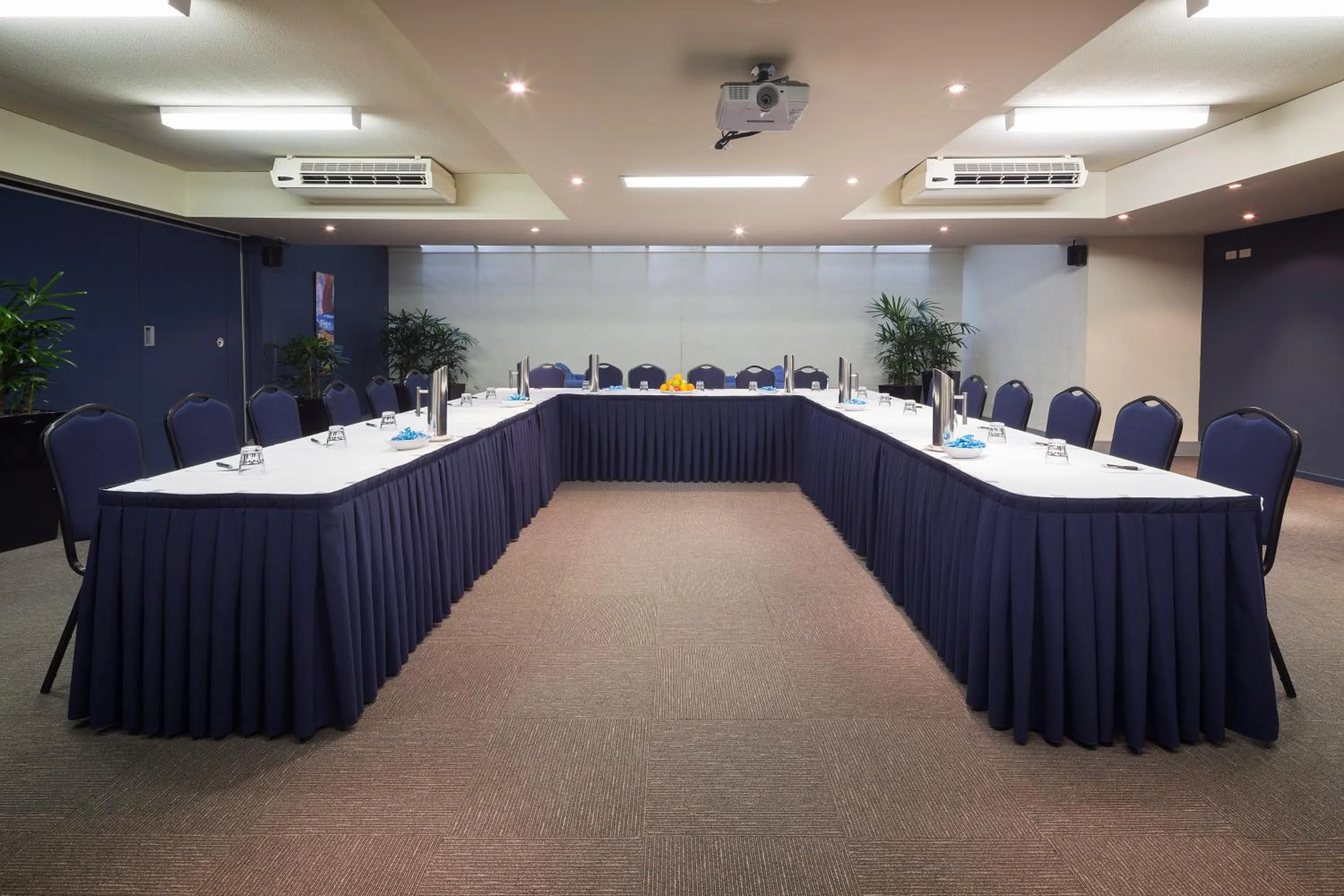 Meeting/conference room in Canberra Parklands Central Apartment Hotel Official