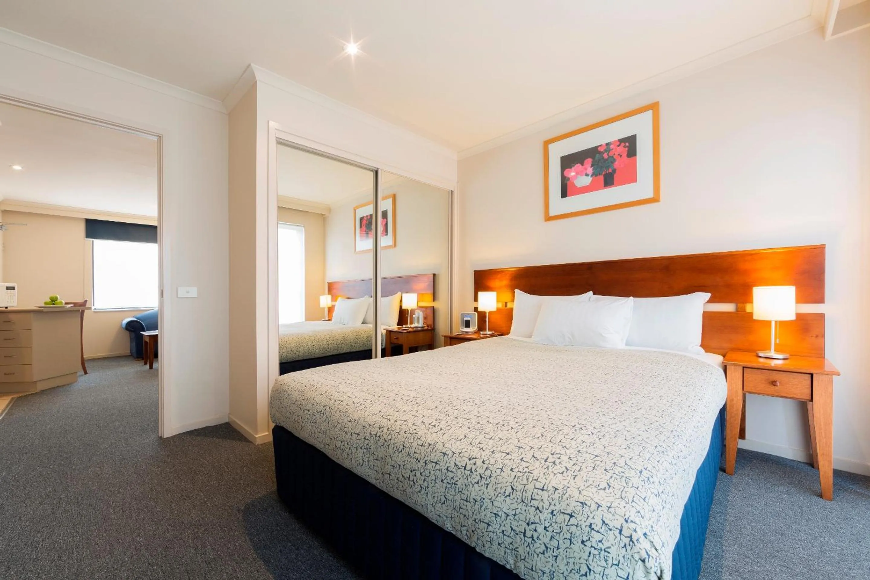 Bedroom, Bed in Canberra Parklands Central Apartment Hotel Official