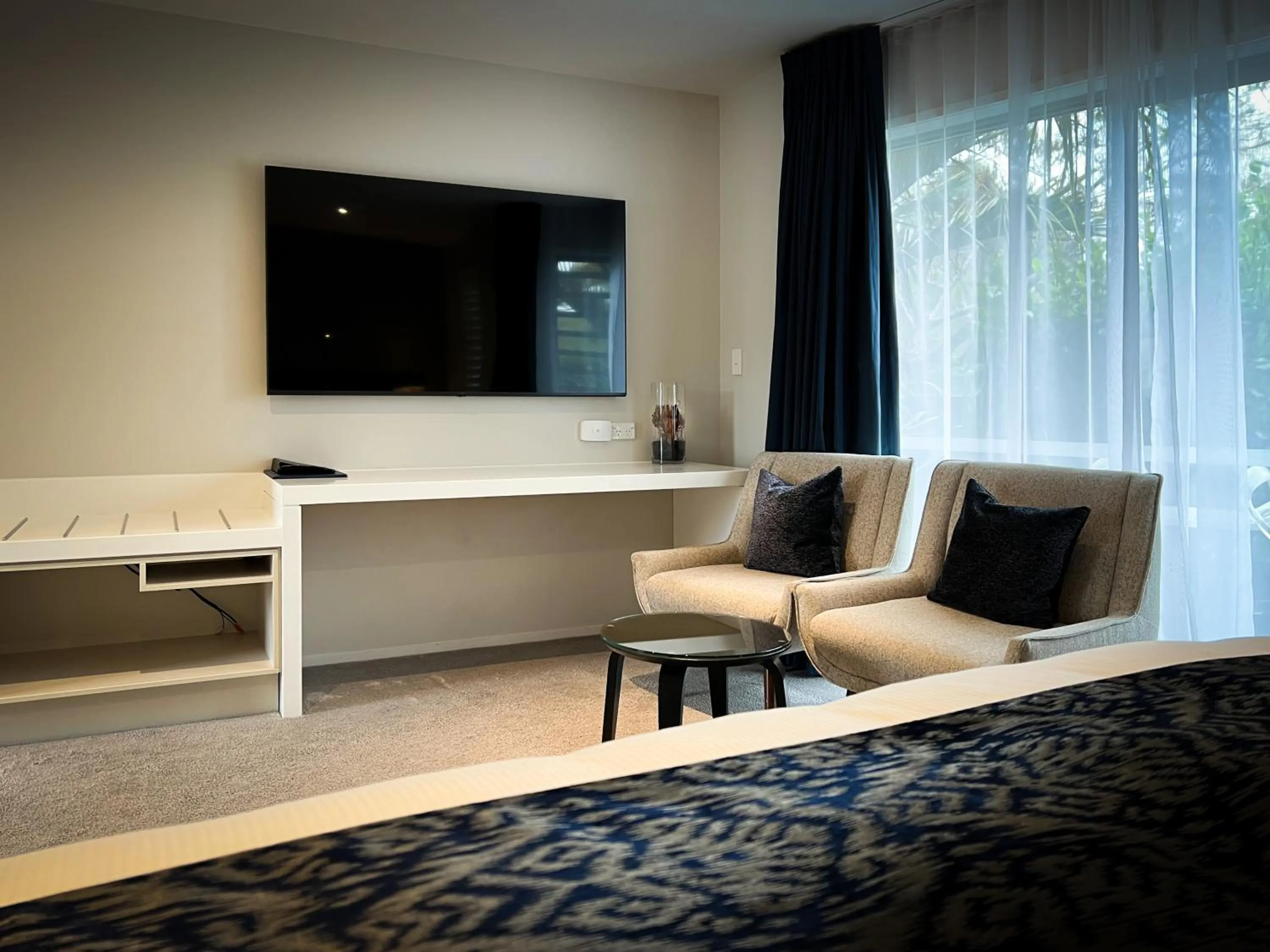 TV and multimedia in The Sails Nelson