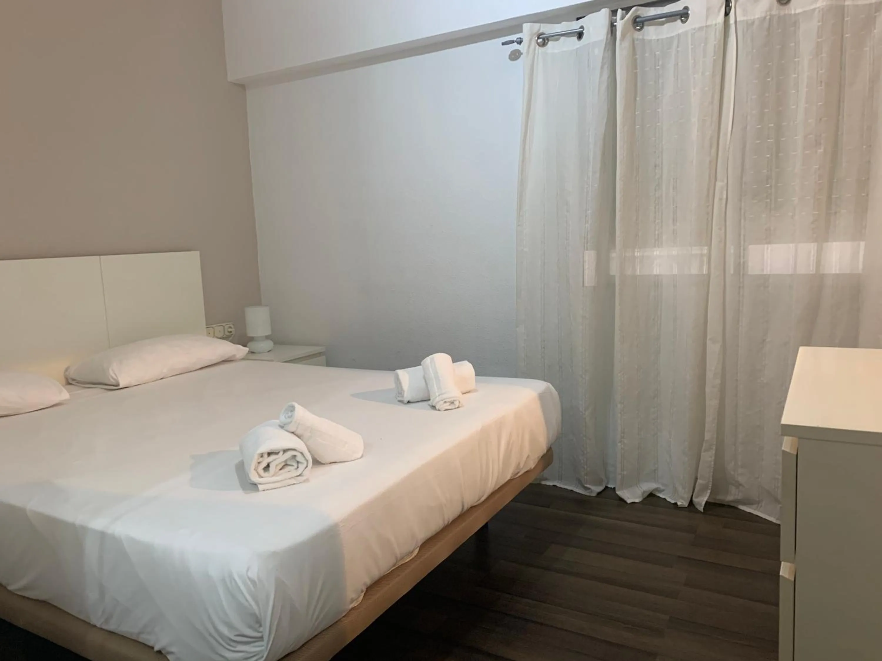 Bedroom, Bed in Zerka Centro