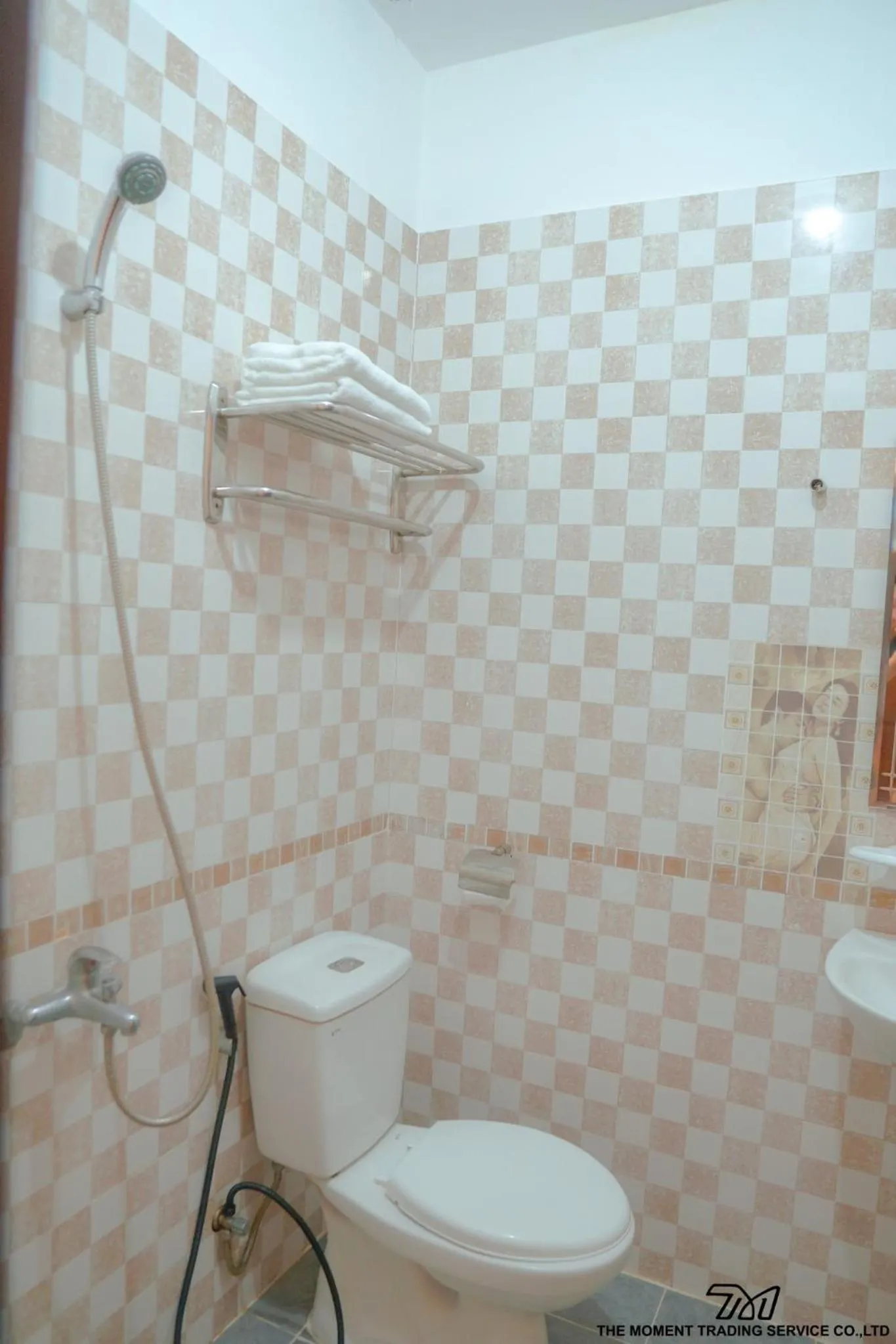 Shower in Seika Hotel by The Moment