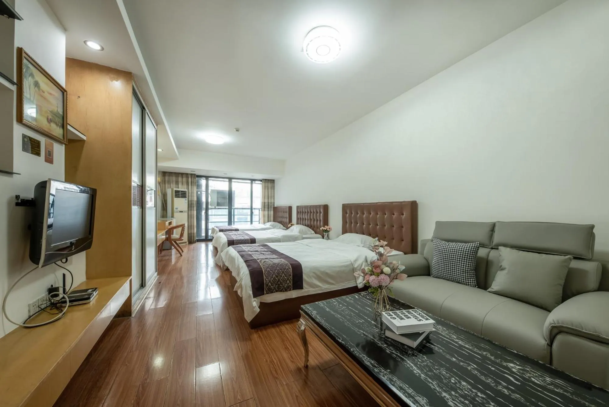 Bed in Mihua Times You Apartment