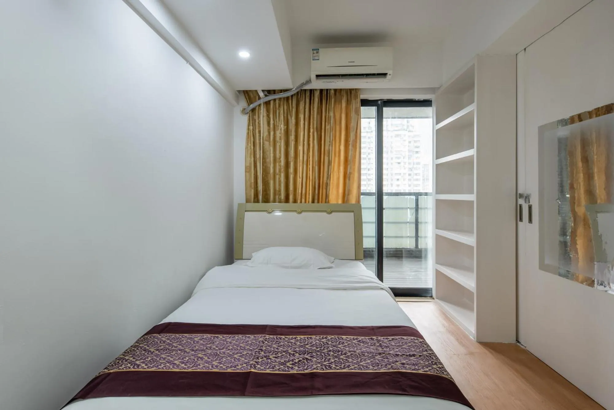 Bed in Mihua Times You Apartment