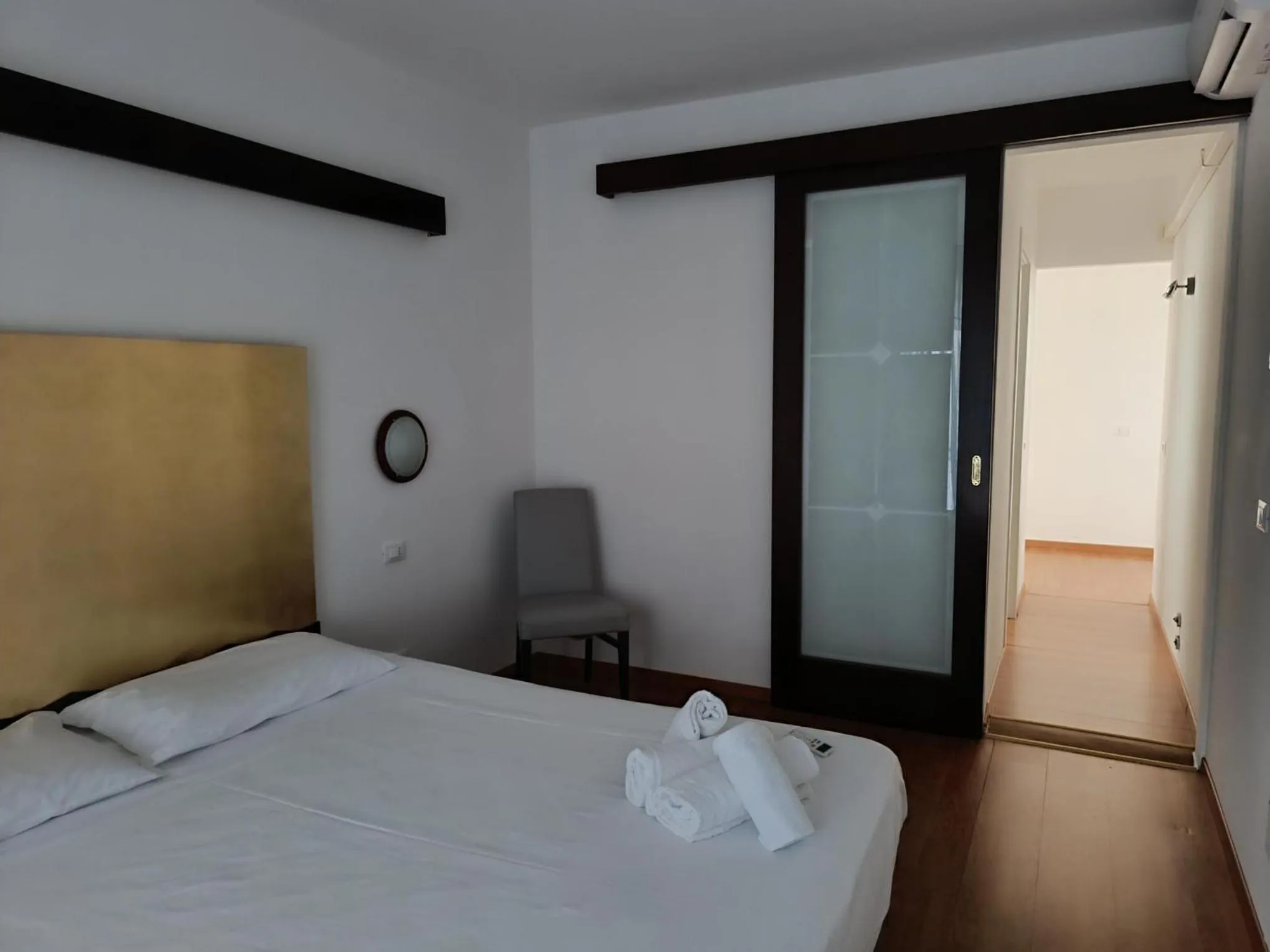 Bed in Risthotel Airport