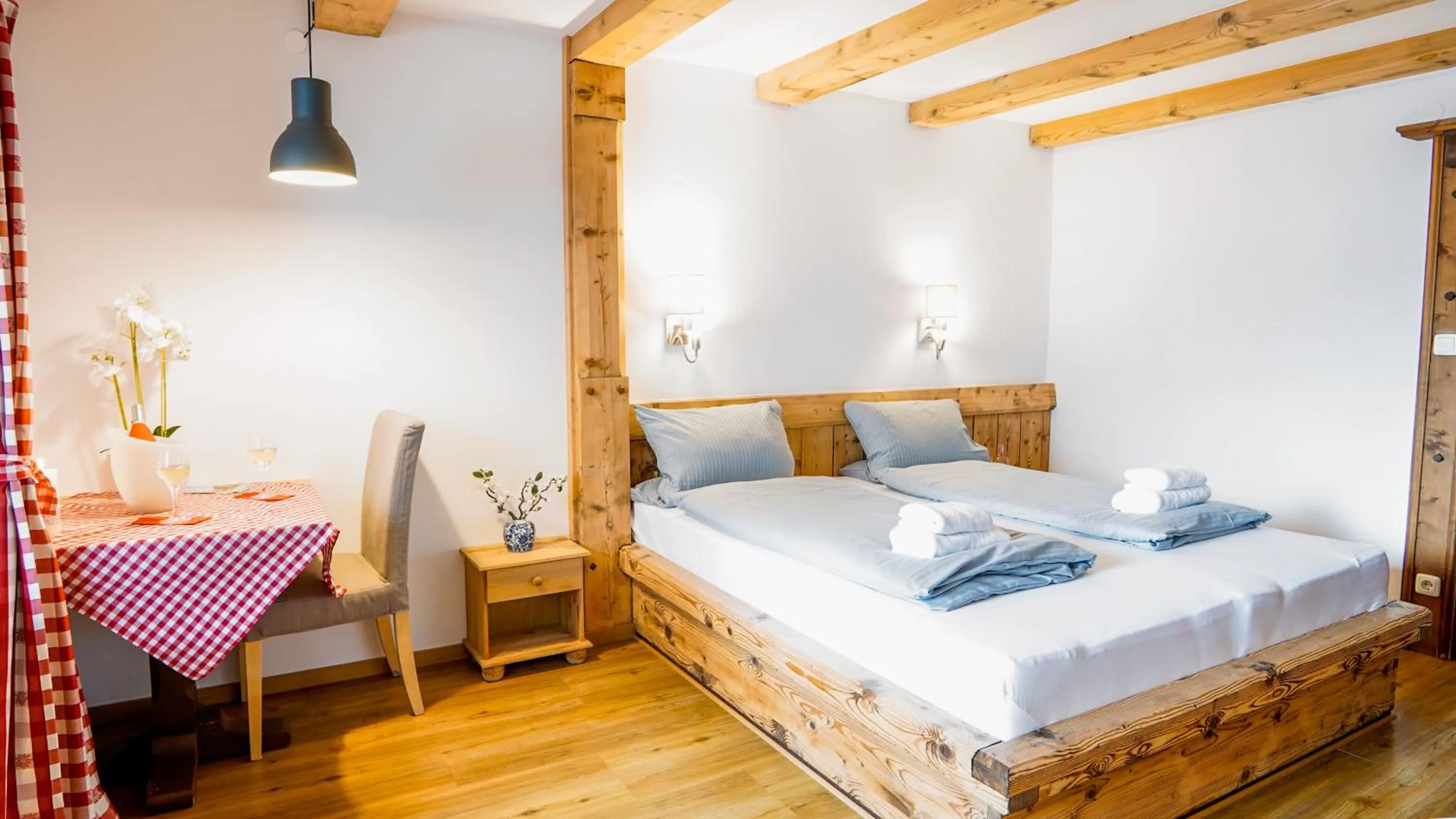 Bed in Landgasthof zum Papyrer - Erholung im Urlaubsgebiet