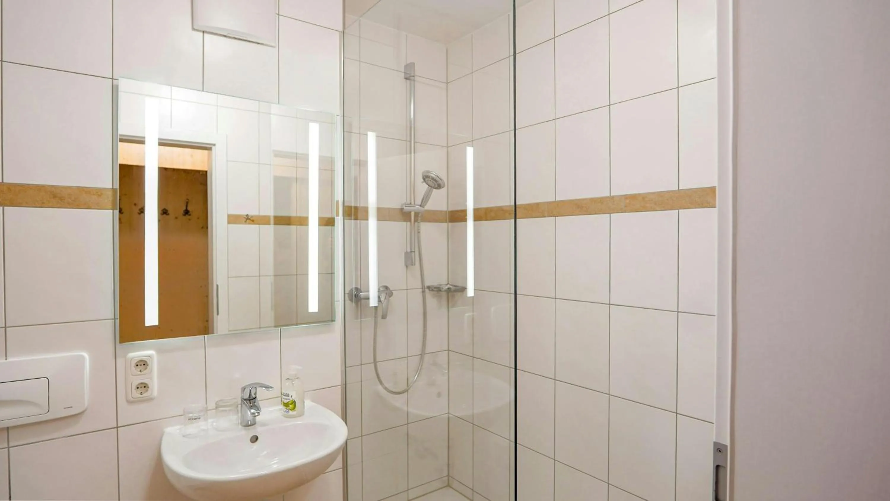 Shower in Landgasthof zum Papyrer - Erholung im Urlaubsgebiet