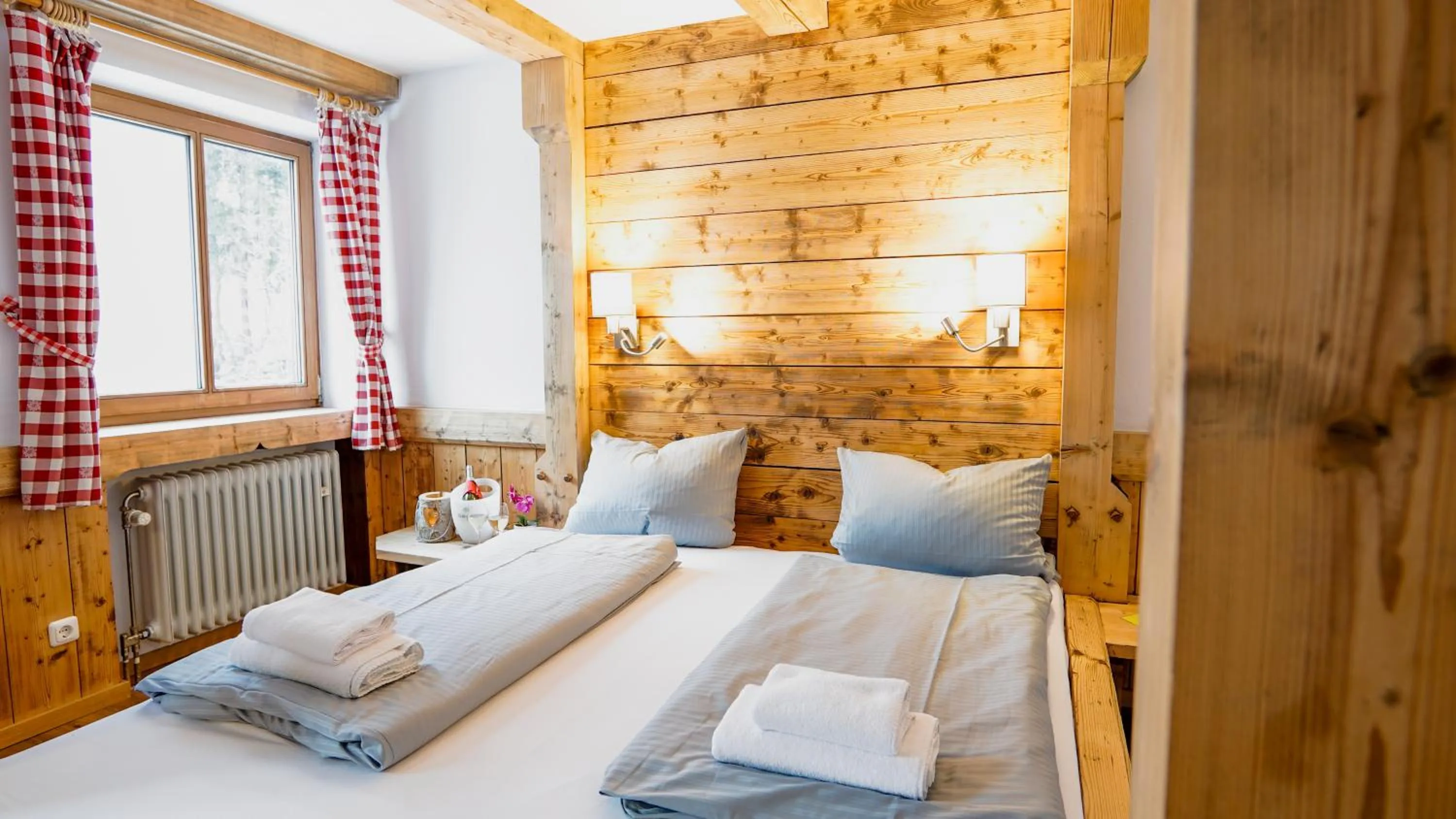 Bed in Landgasthof zum Papyrer - Erholung im Urlaubsgebiet