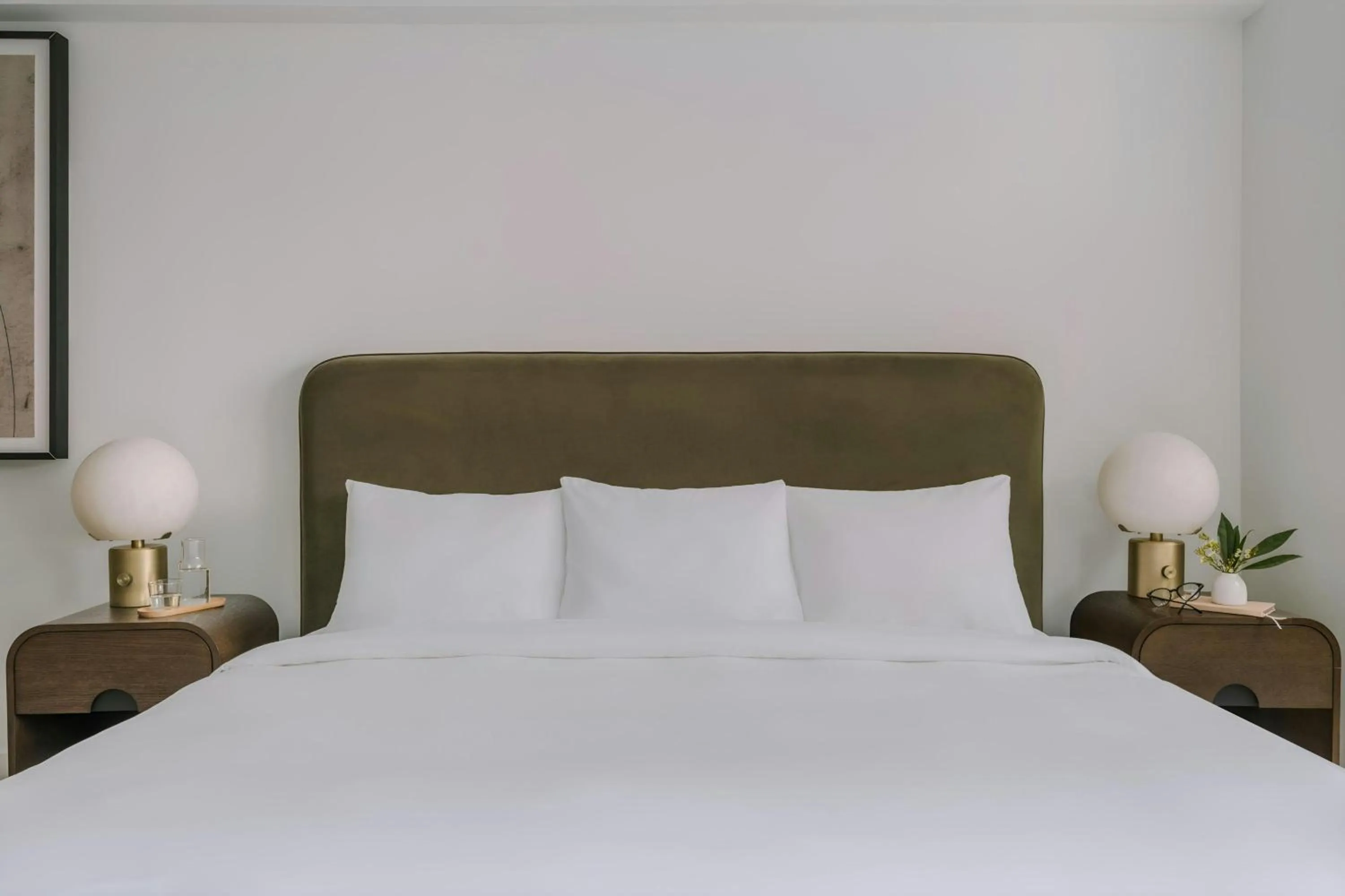 Bedroom, Bed in Sonder by Marriott Bonvoy The Nash Apartments Midtown East