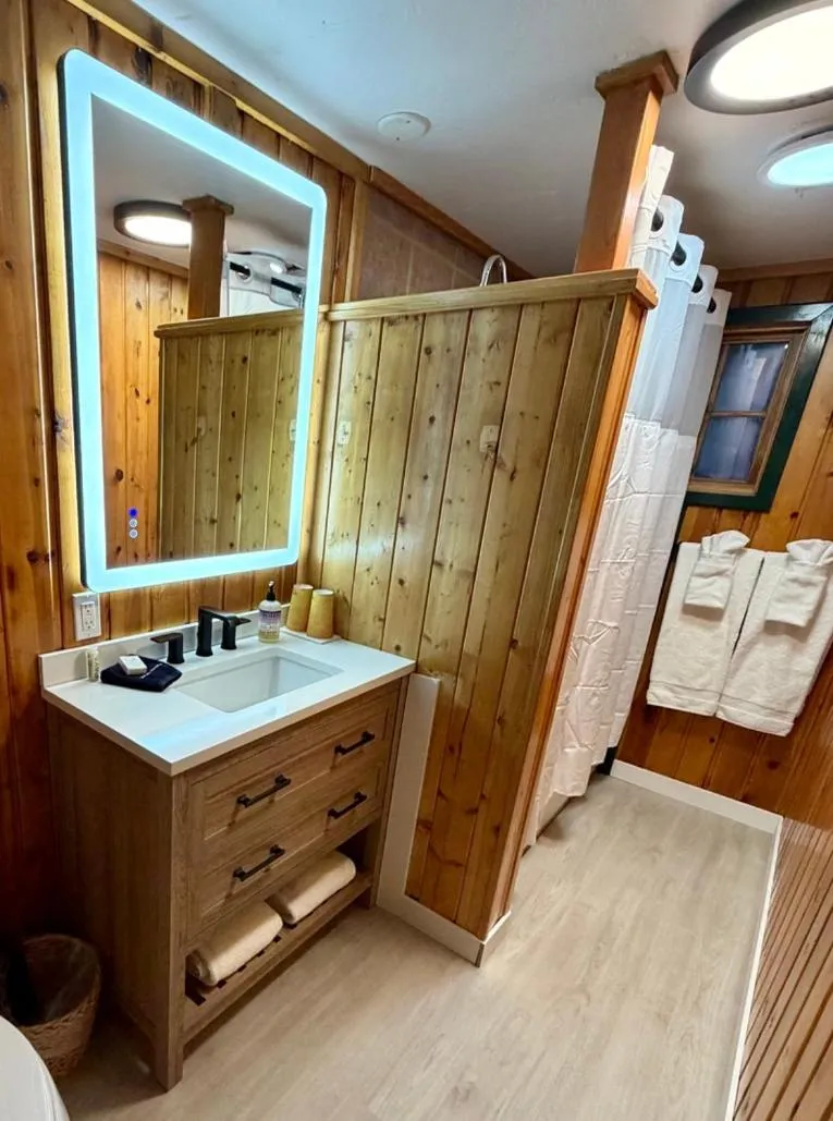 Silver Fork Lodge & Restaurant