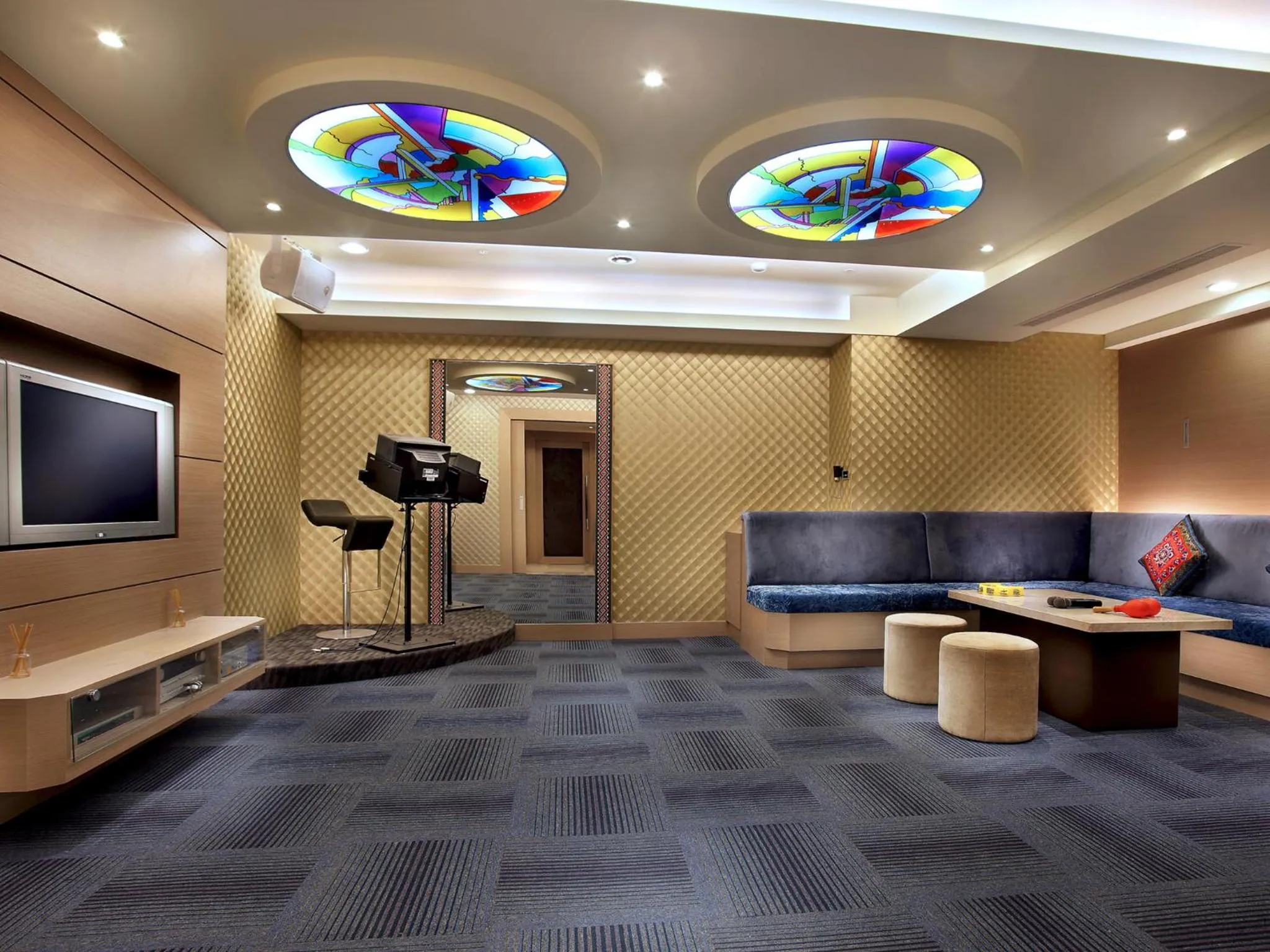 Karaoke in Sun Moon Lake Hotel