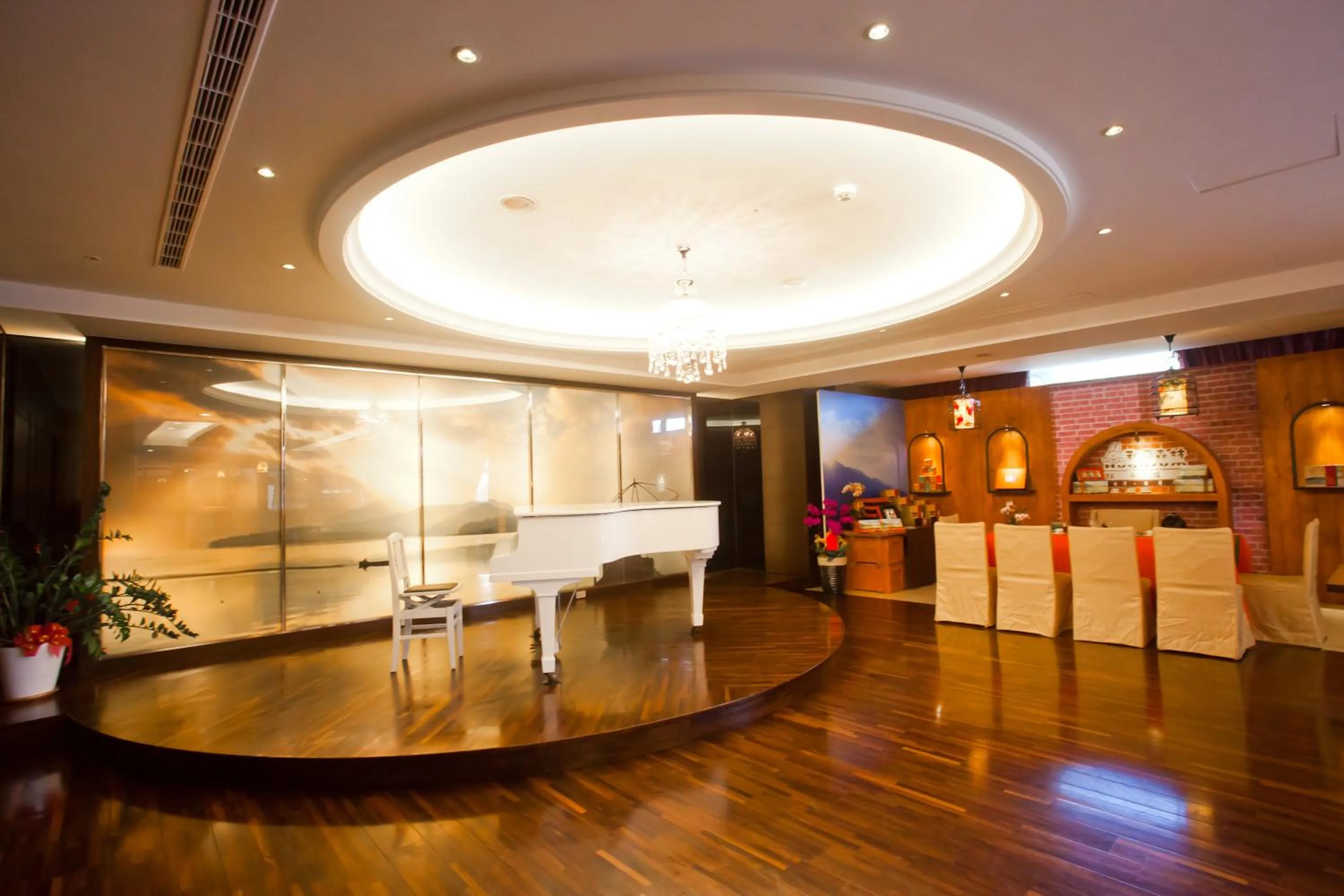 Lounge or bar in Sun Moon Lake Hotel