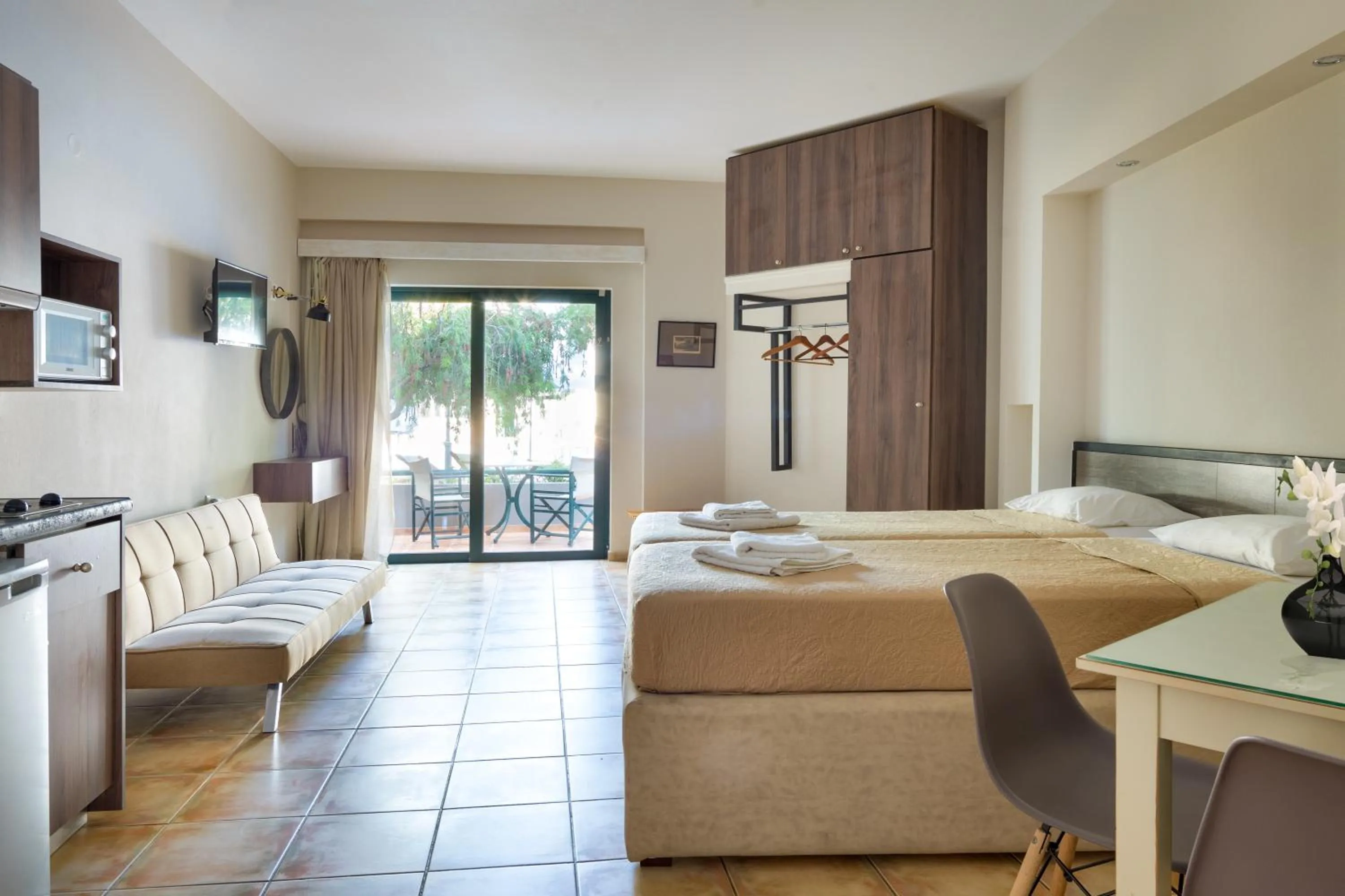 Photo of the whole room, Bed in Nireas Hotel