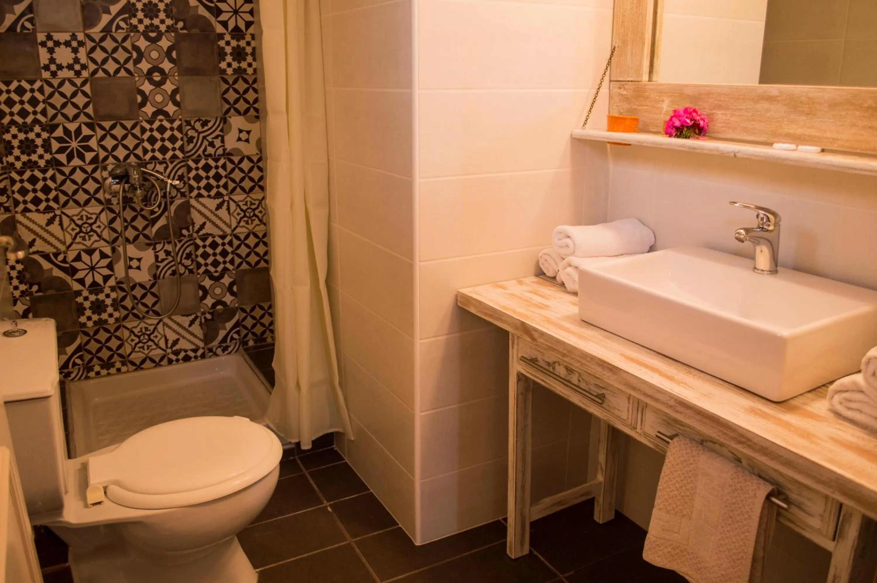 Bathroom in Nireas Hotel