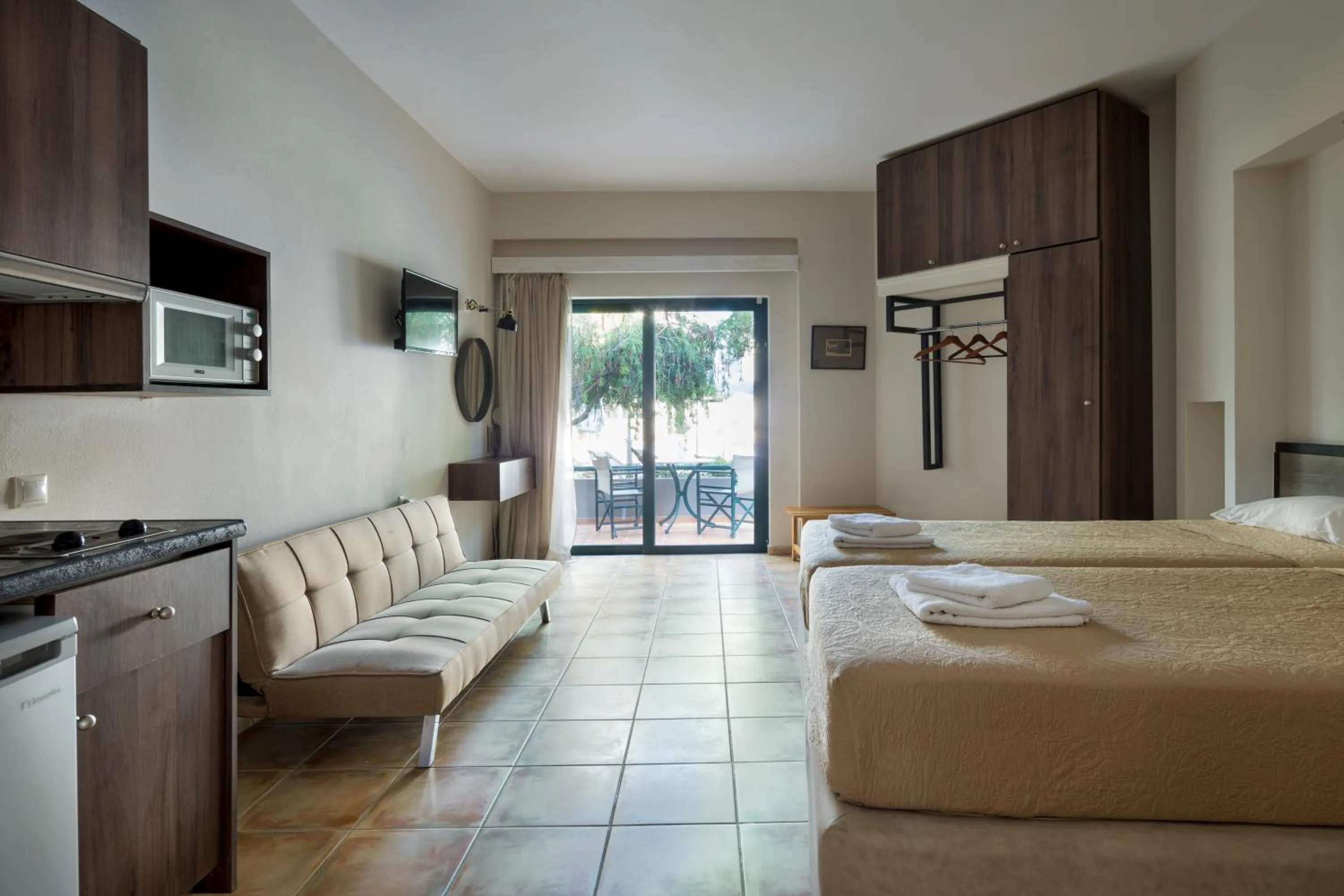 Photo of the whole room, Bed in Nireas Hotel