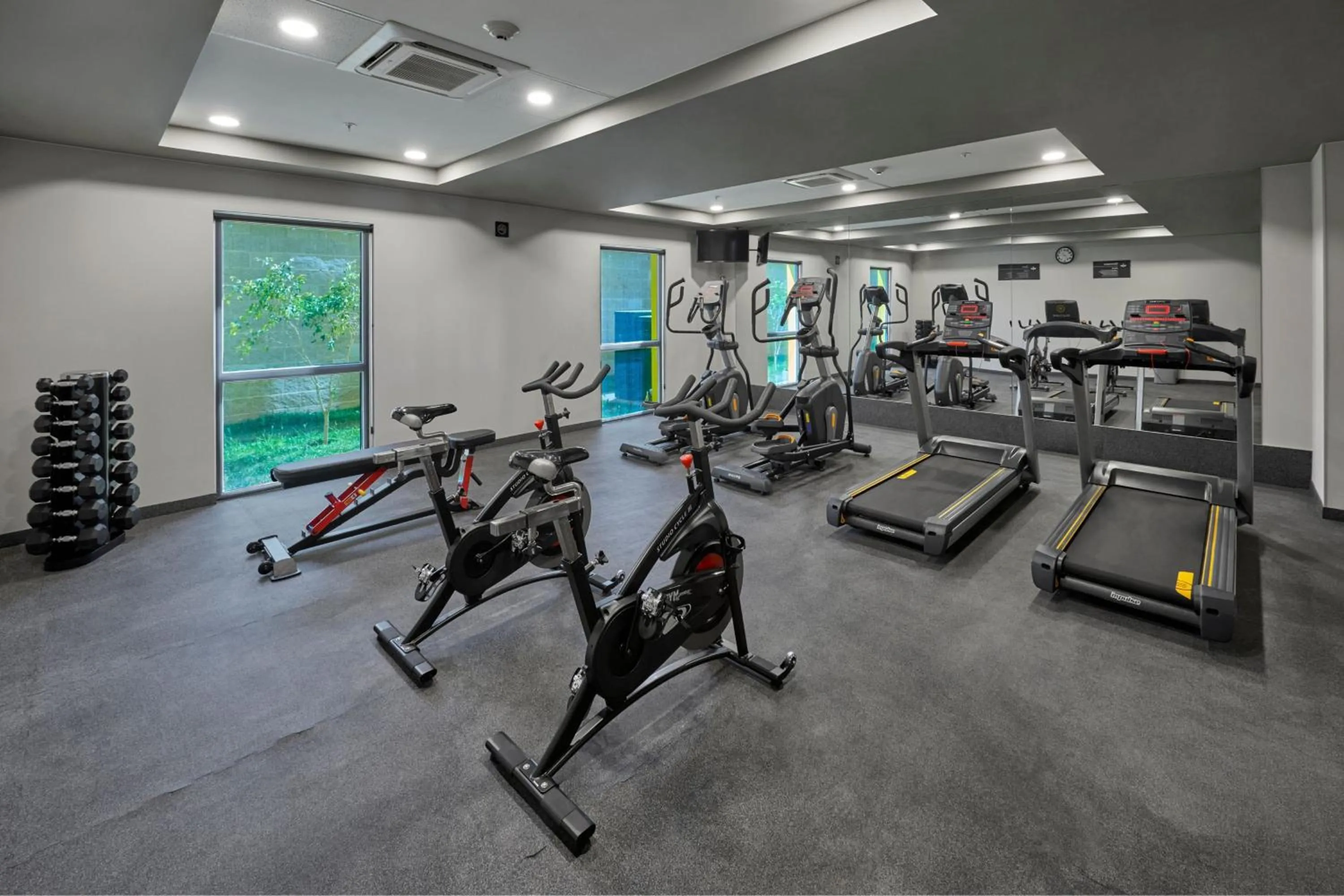 Fitness centre/facilities in City Express by Marriott Ensenada