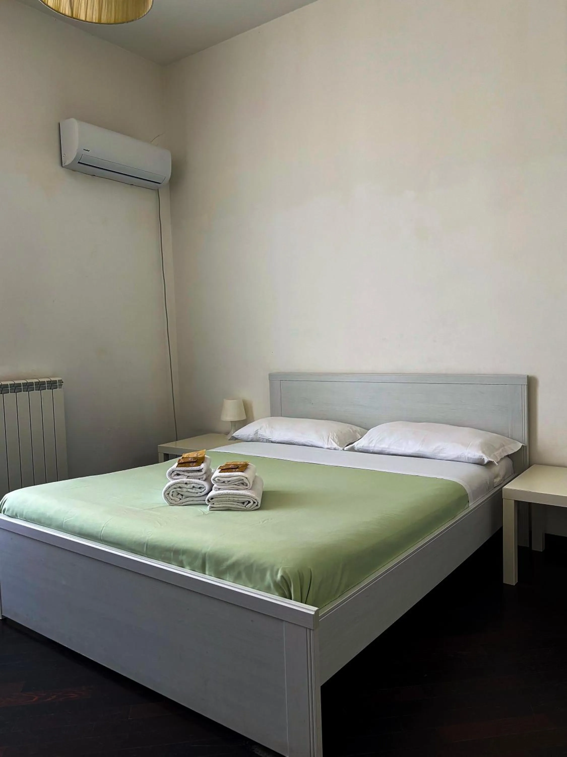 Bedroom, Bed in Mamamia #Teatro Massimo