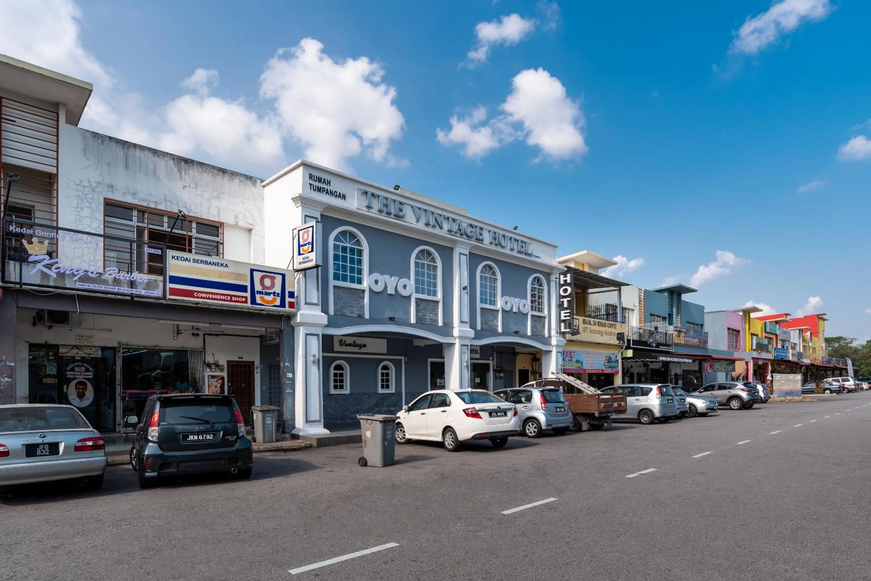 Facade/entrance in Hotel O The Vintage Hotel