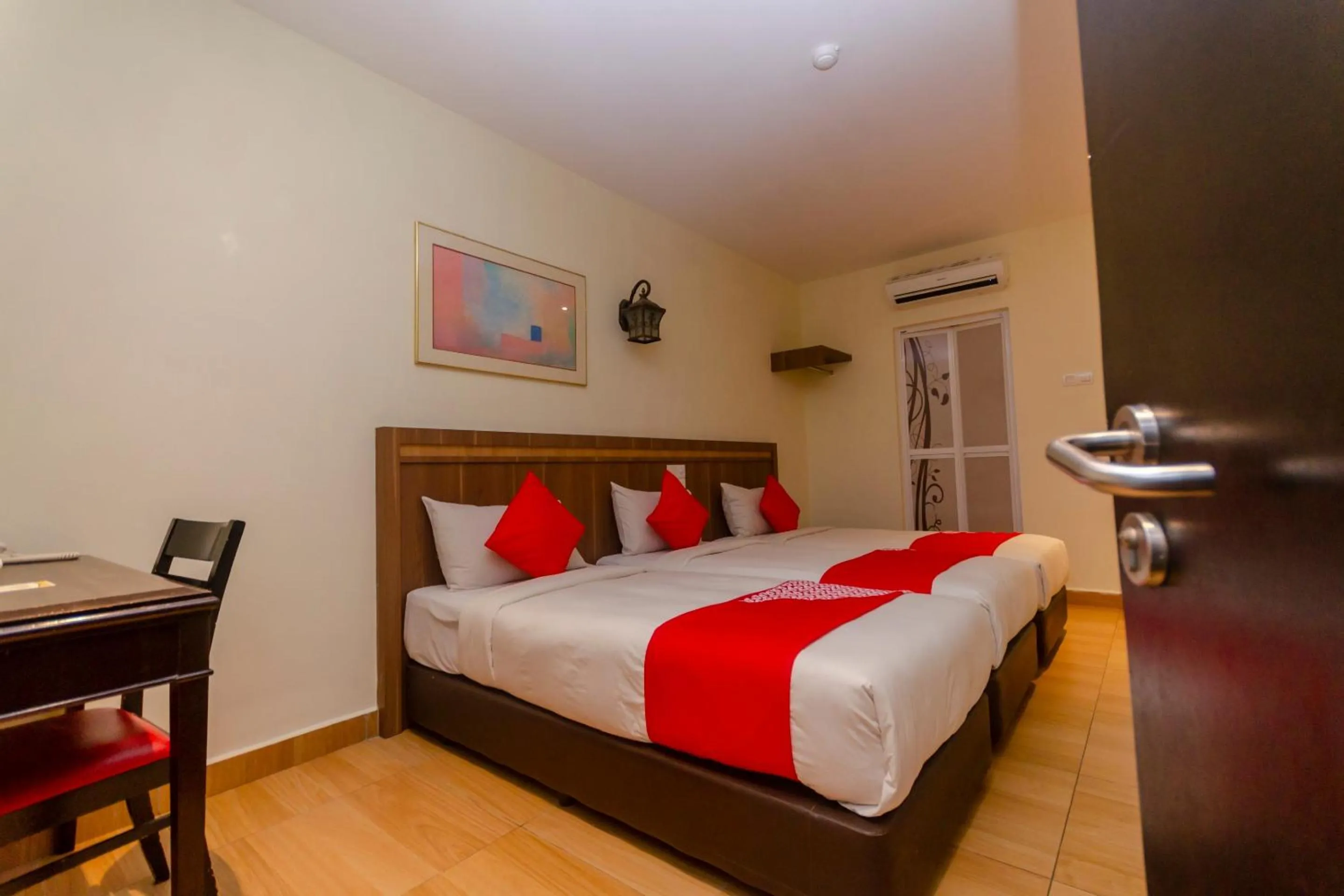 Bedroom, Bed in Hotel O The Vintage Hotel