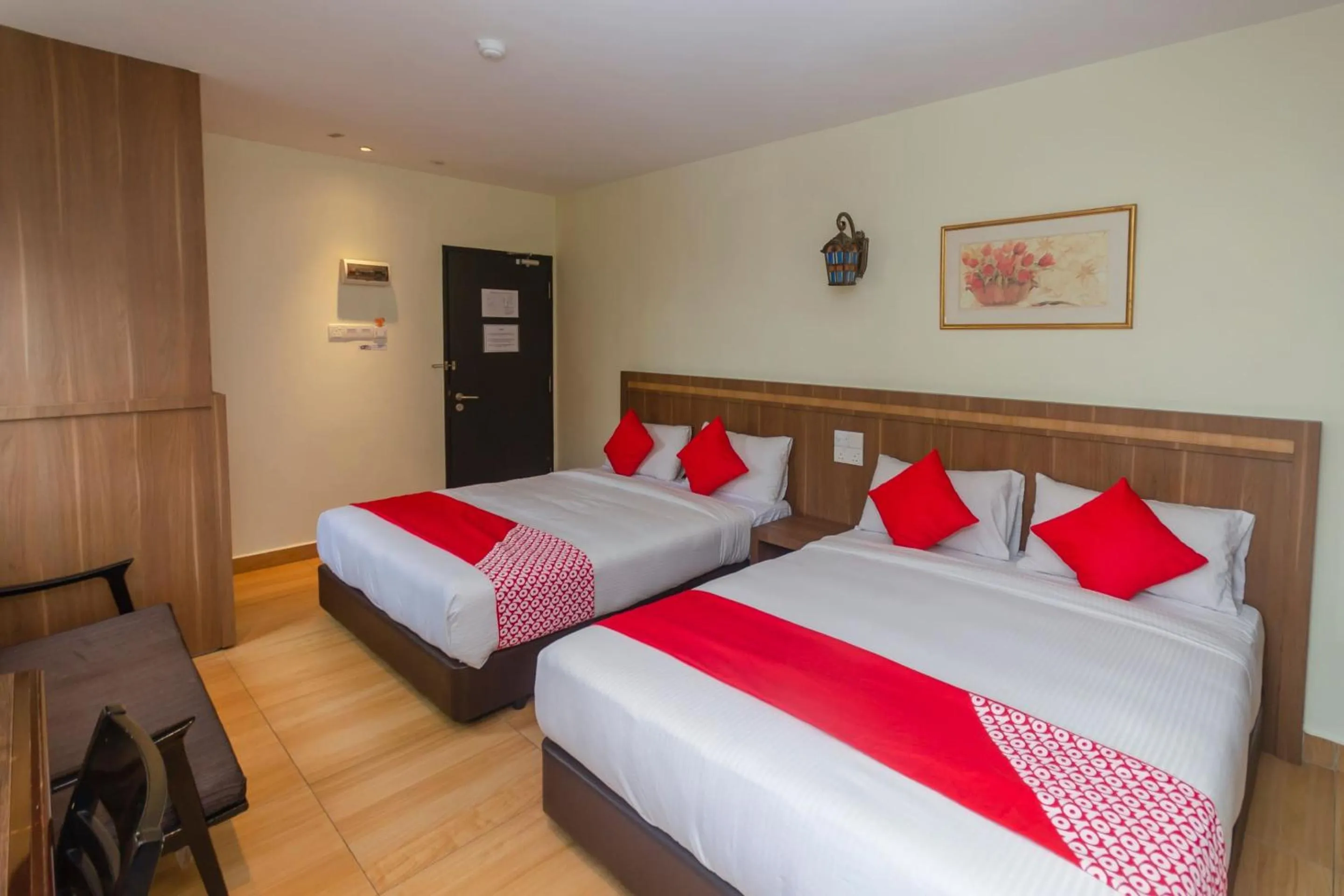 Bedroom, Bed in Hotel O The Vintage Hotel