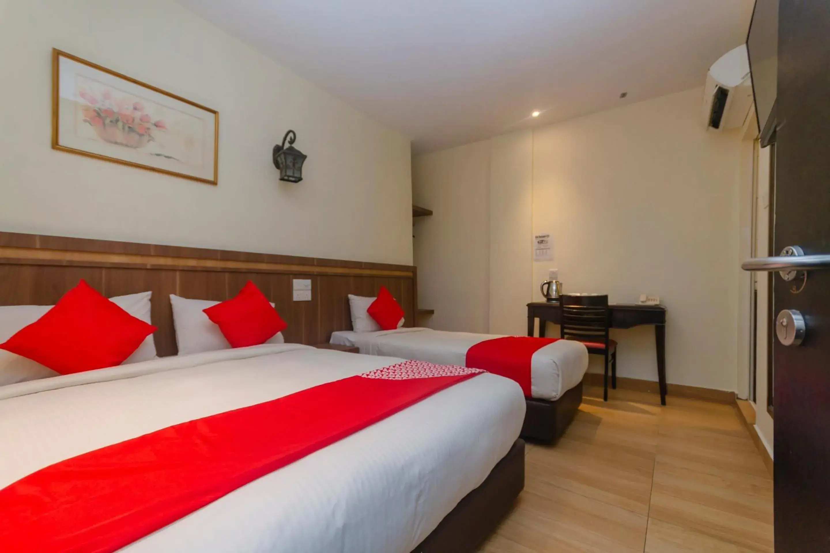 Superior Suite in Hotel O The Vintage Hotel Superior Suite in Hotel O The Vintage Hotel