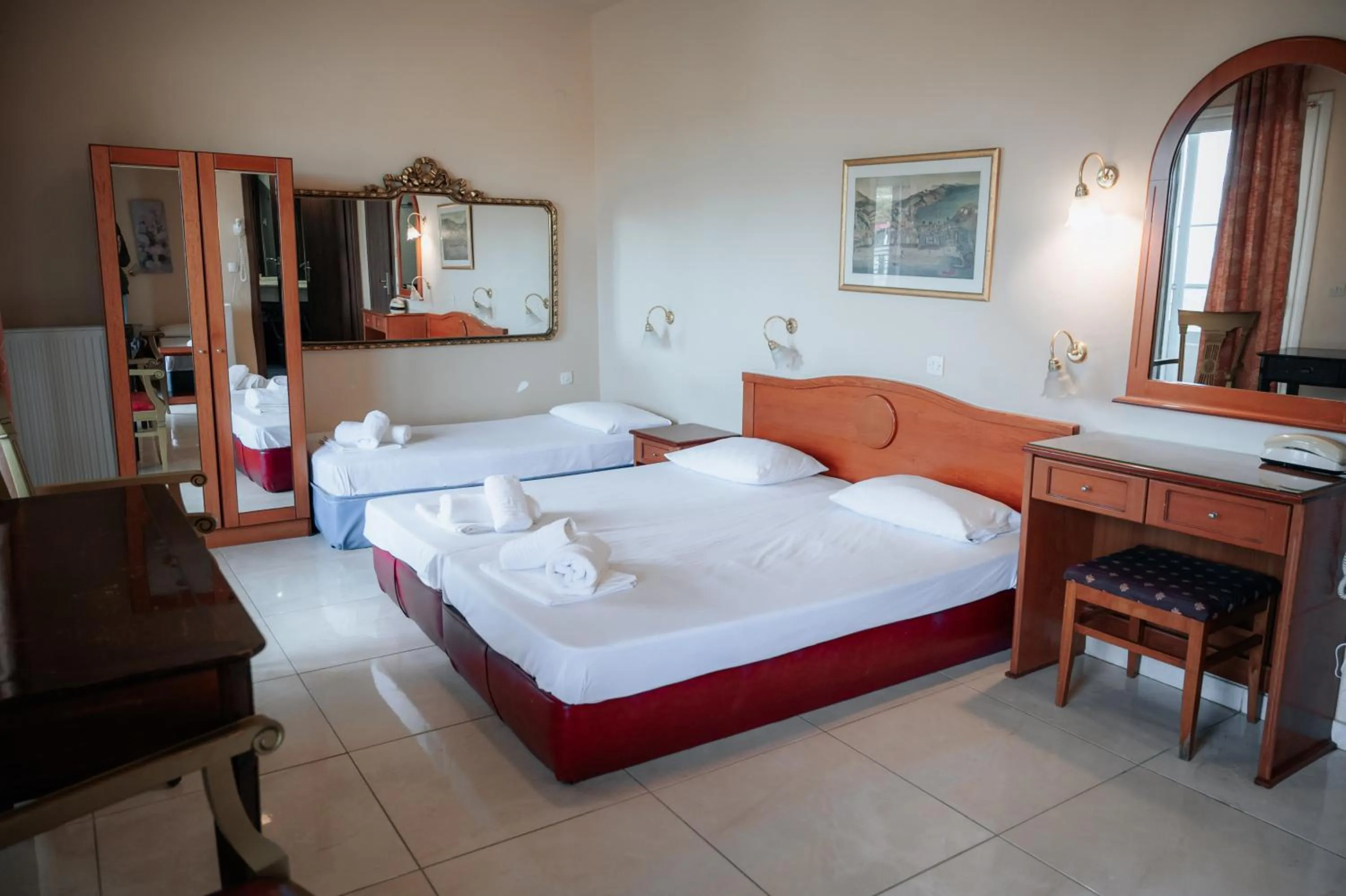 Photo of the whole room in Hotel Platon Beach