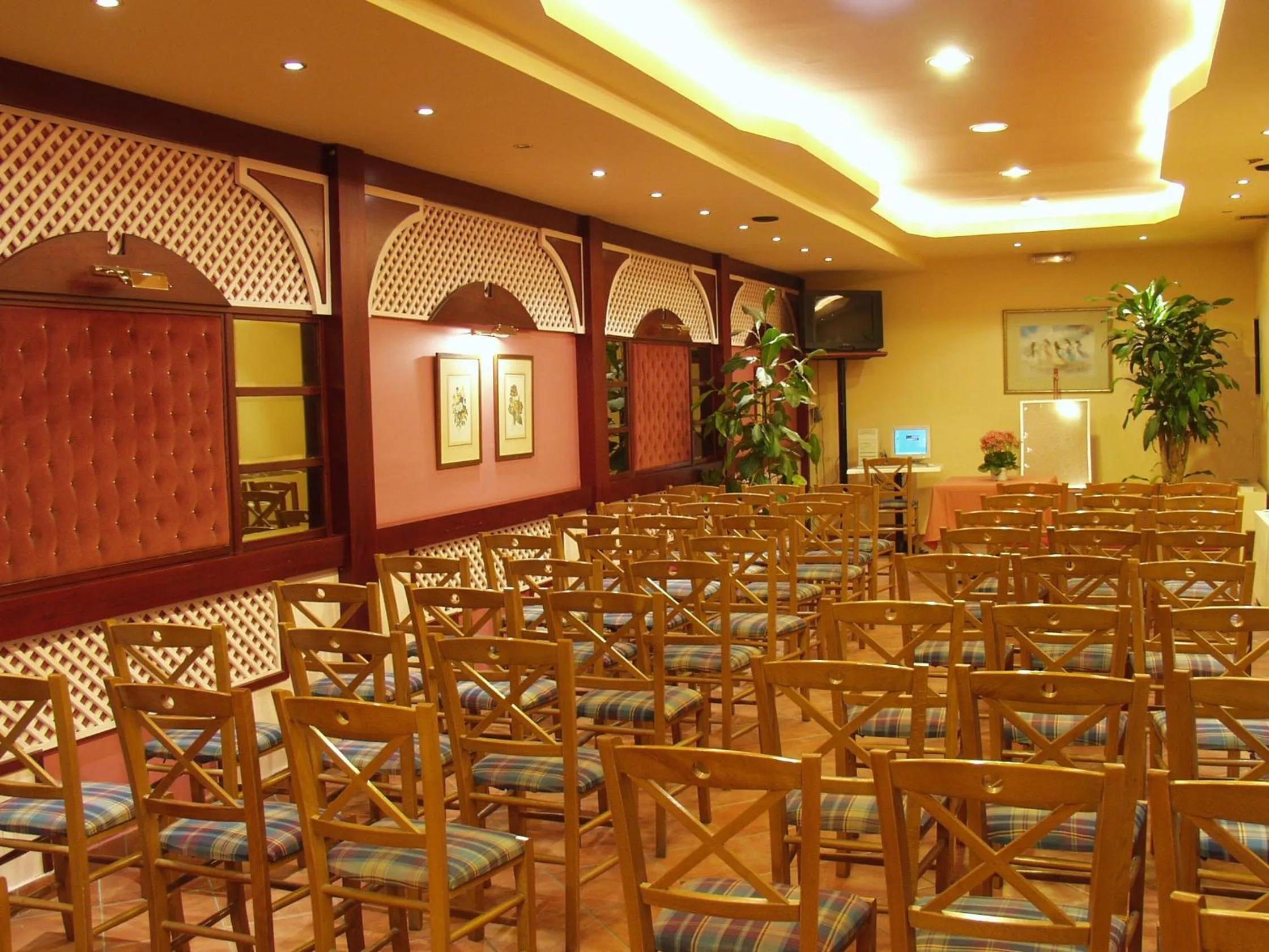 Meeting/conference room, Restaurant/Places to Eat in Hotel Platon Beach