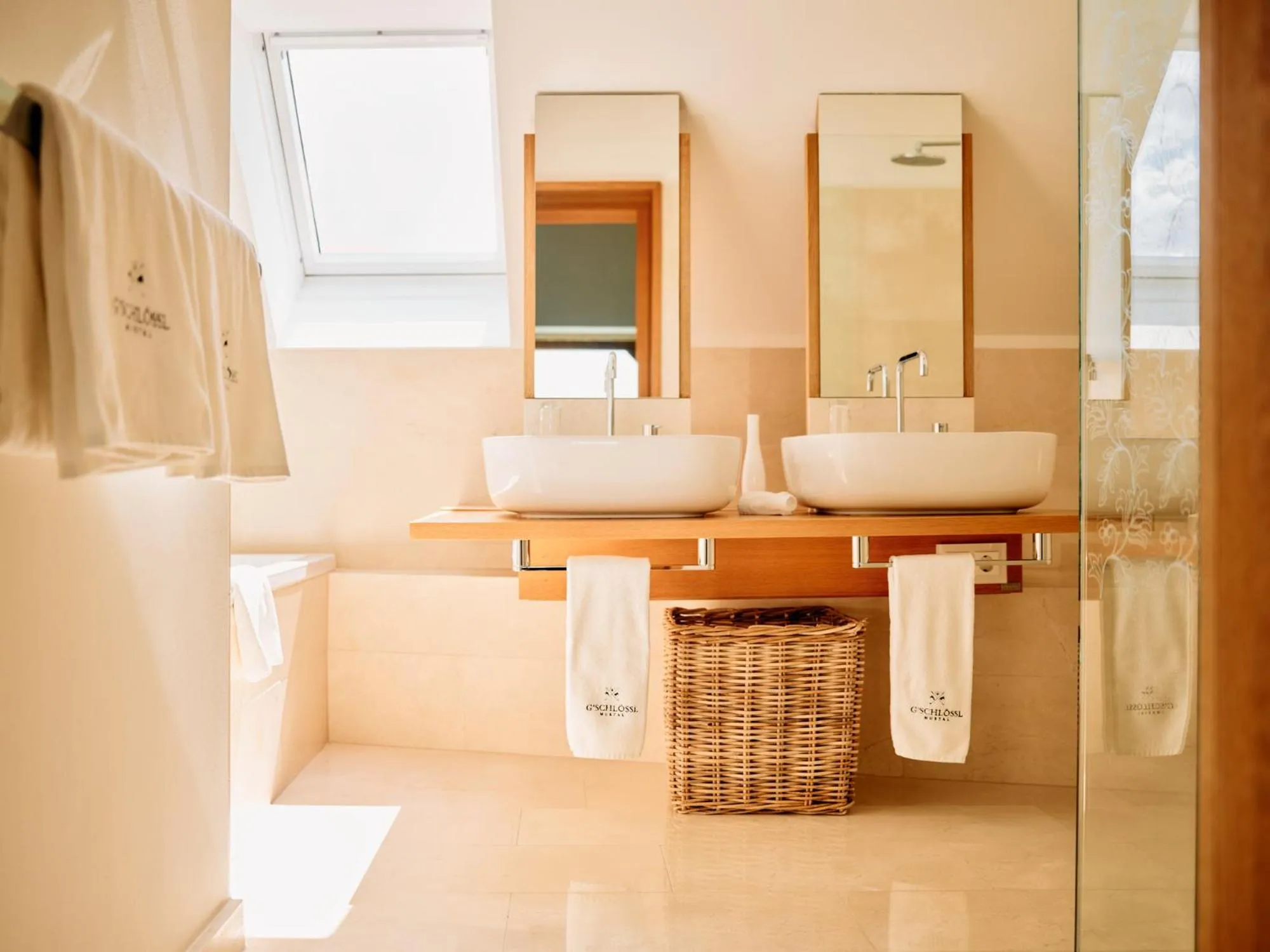 Bathroom in TAUROA G'Schlössl Murtal