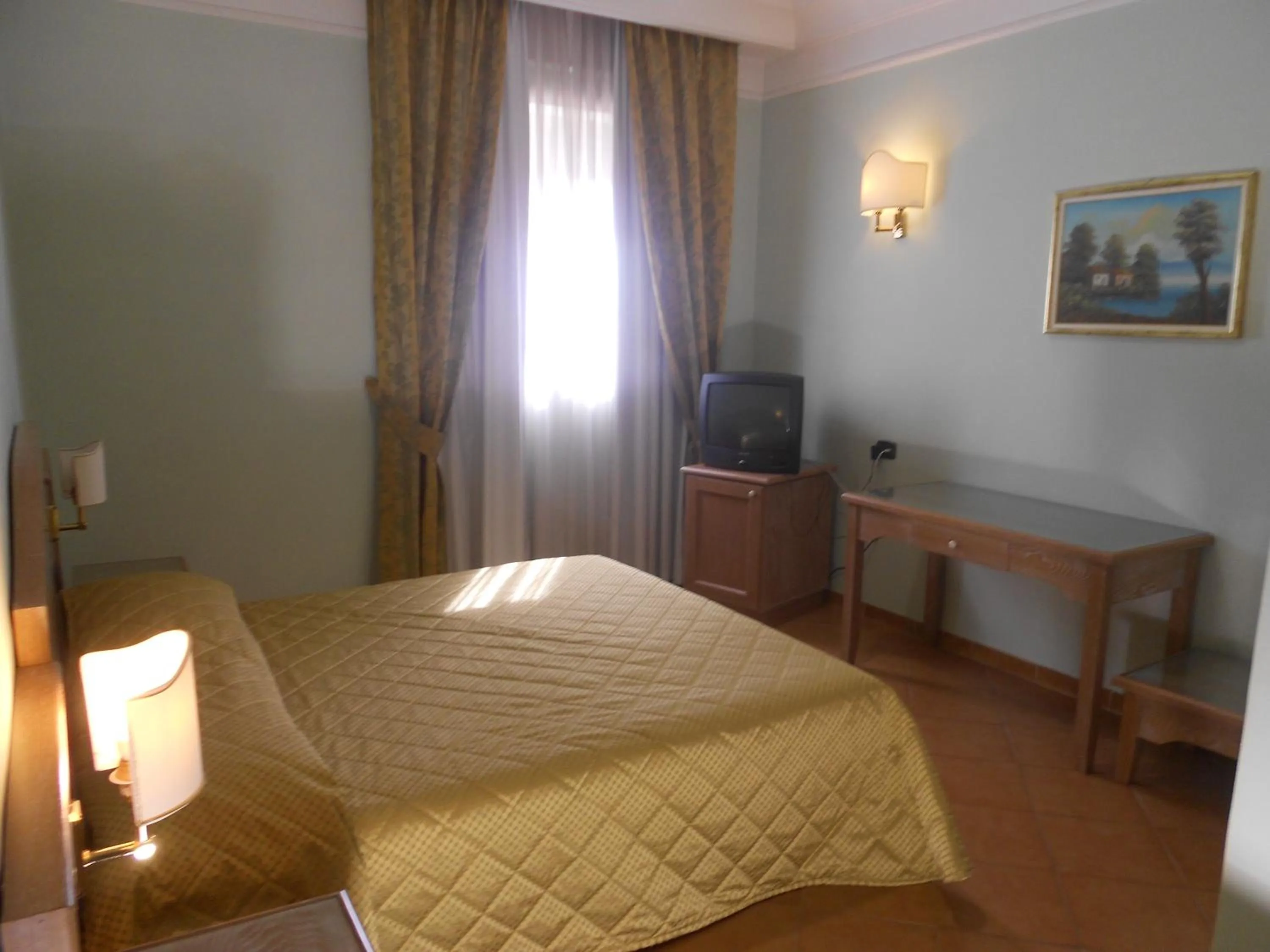 Day, Bed in Grand Hotel Pavone