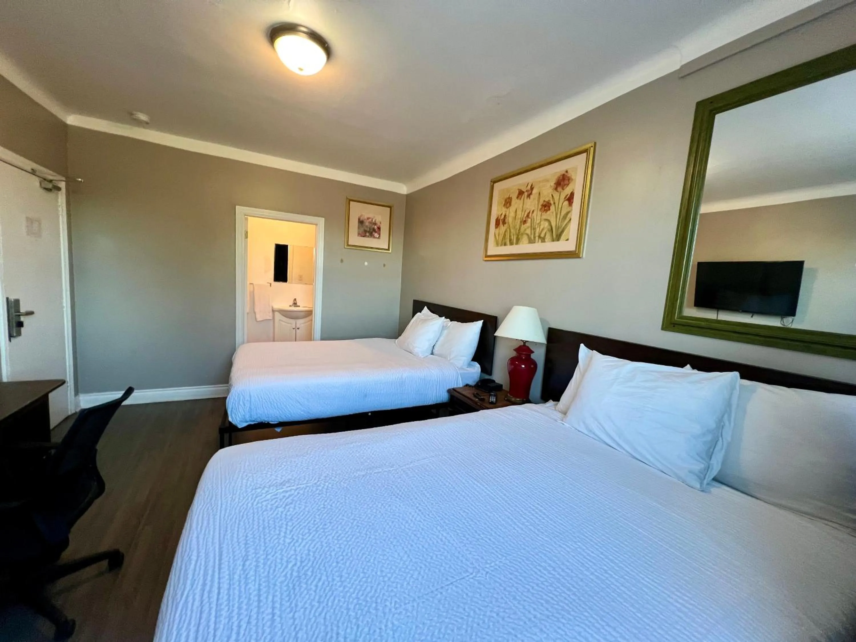 TV and multimedia, Bed in London residency inn