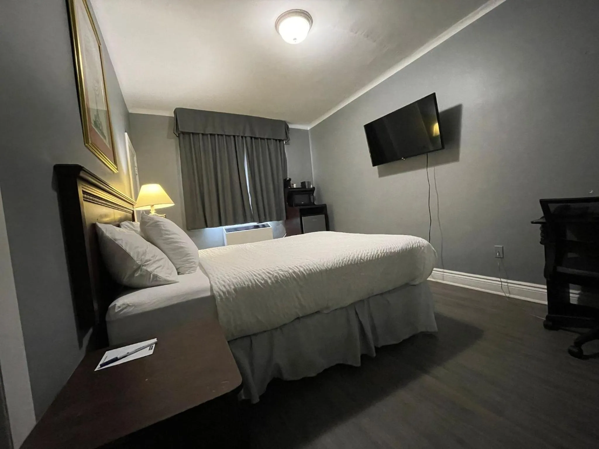 Bedroom, Bed in London residency inn