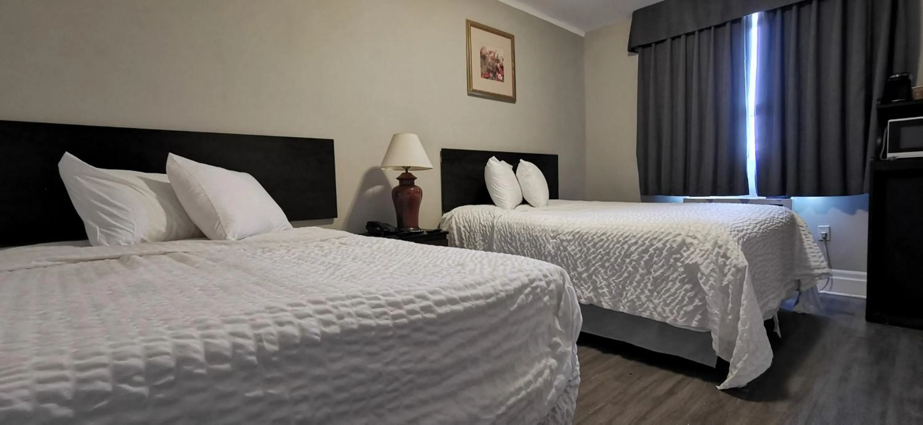 Property building, Bed in London residency inn